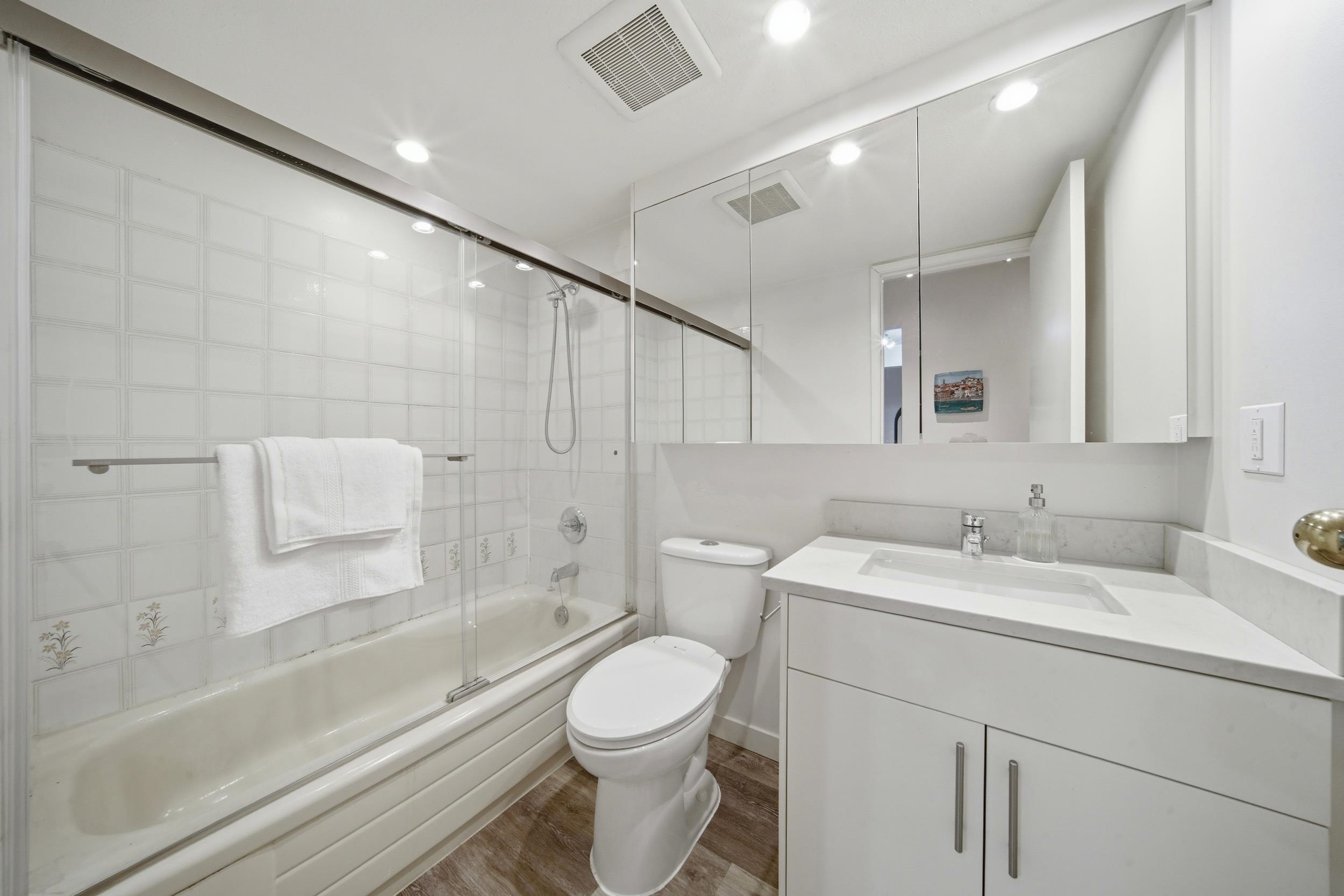 209 975 13th Avenue - MLS&reg; # R3124828