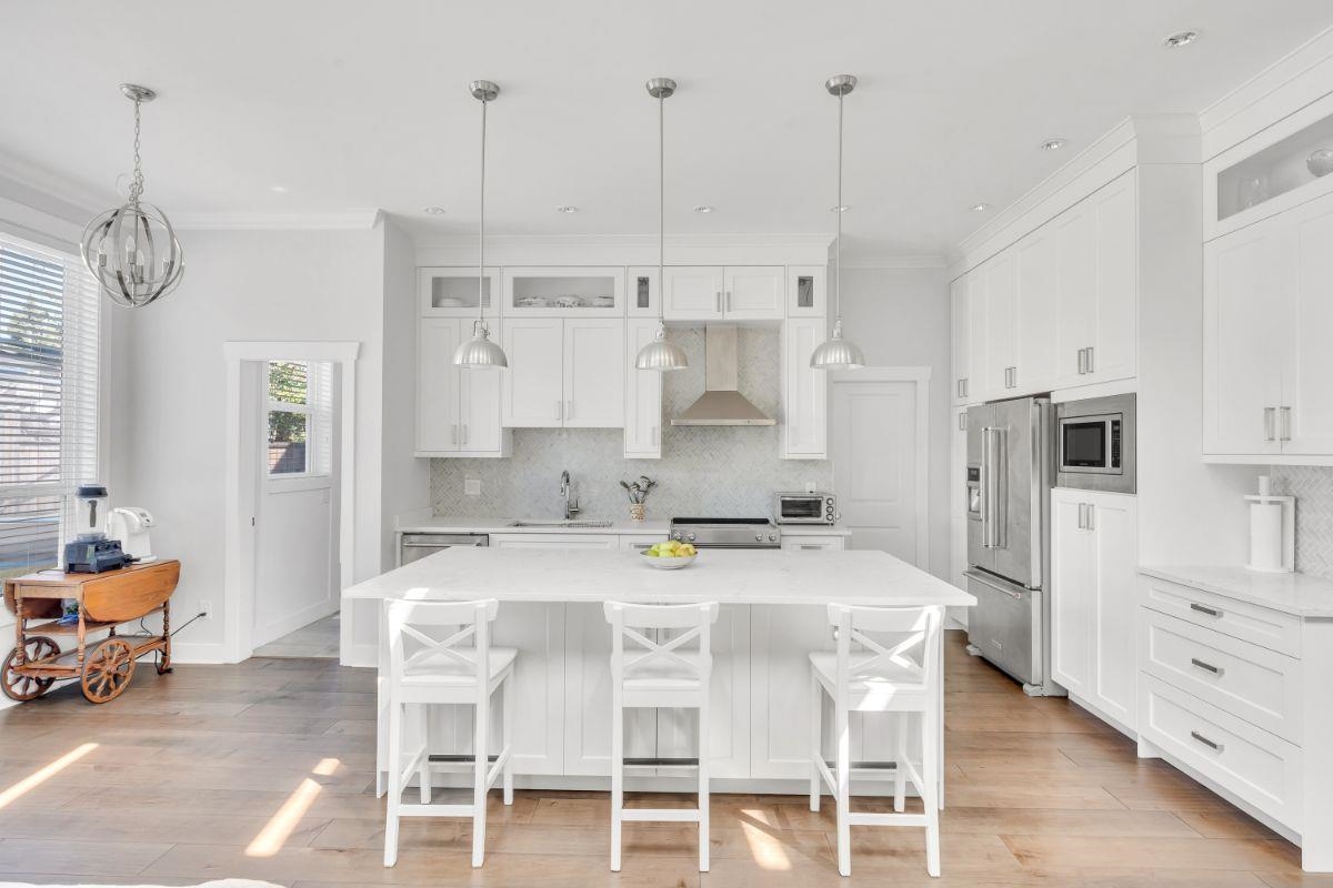  738 13th Street - MLS&reg; # R3125039