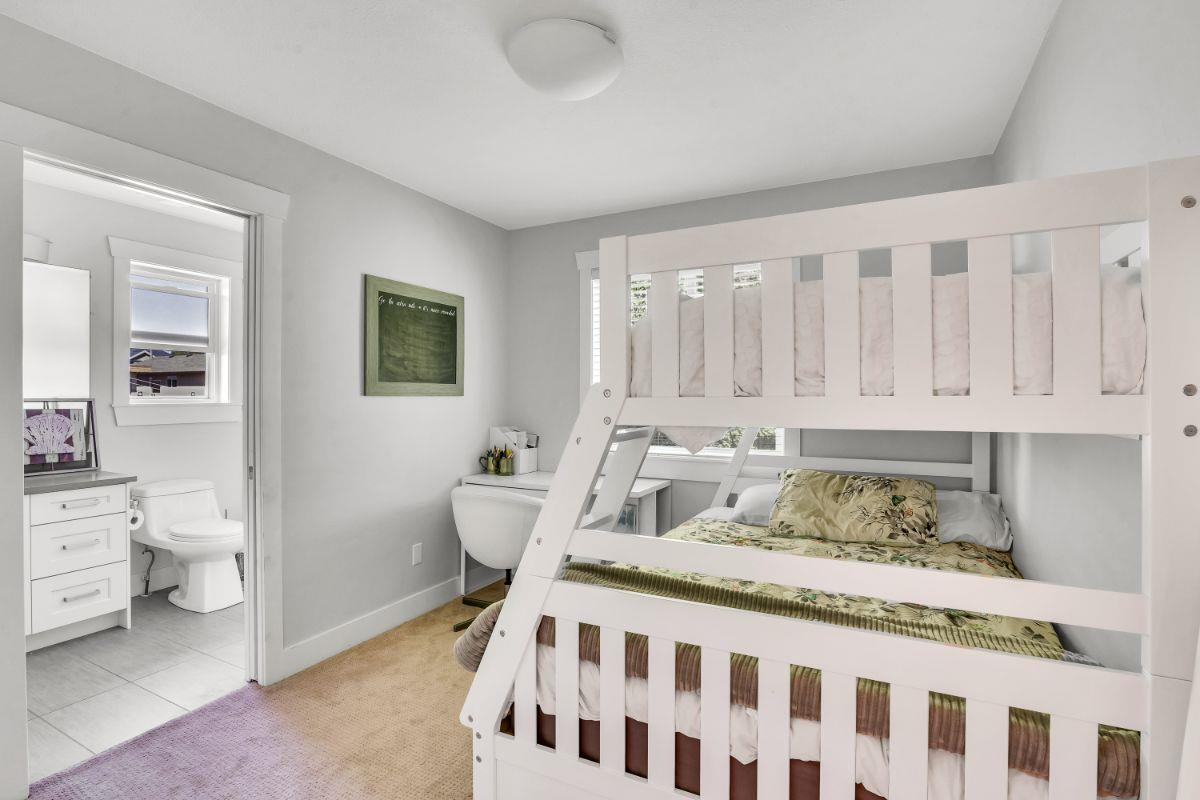  738 13th Street - MLS&reg; # R3125039