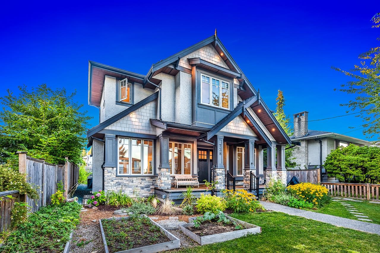 738 13th Street - MLS&reg; # R3125039
