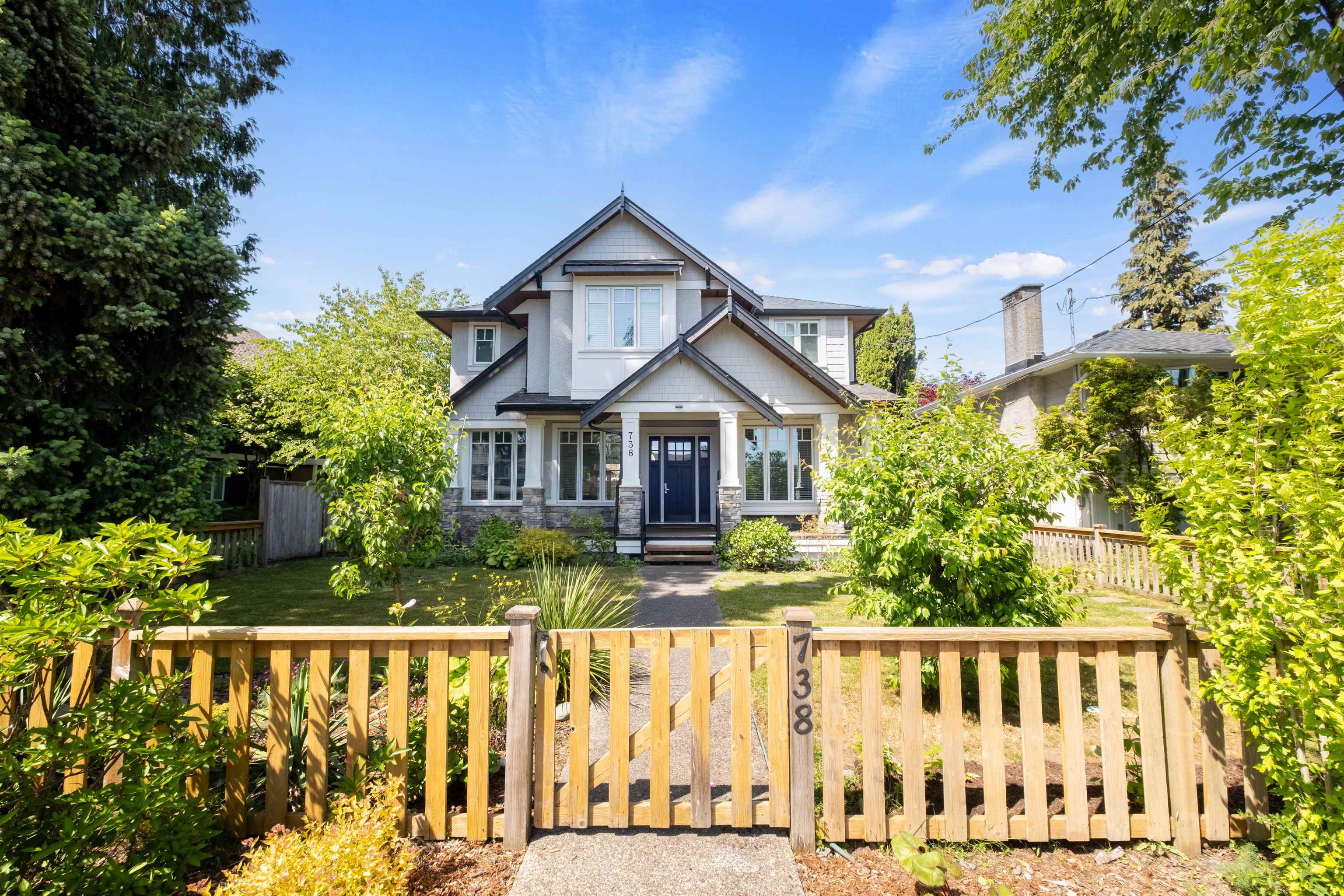  738 13th Street - MLS&reg; # R3125039