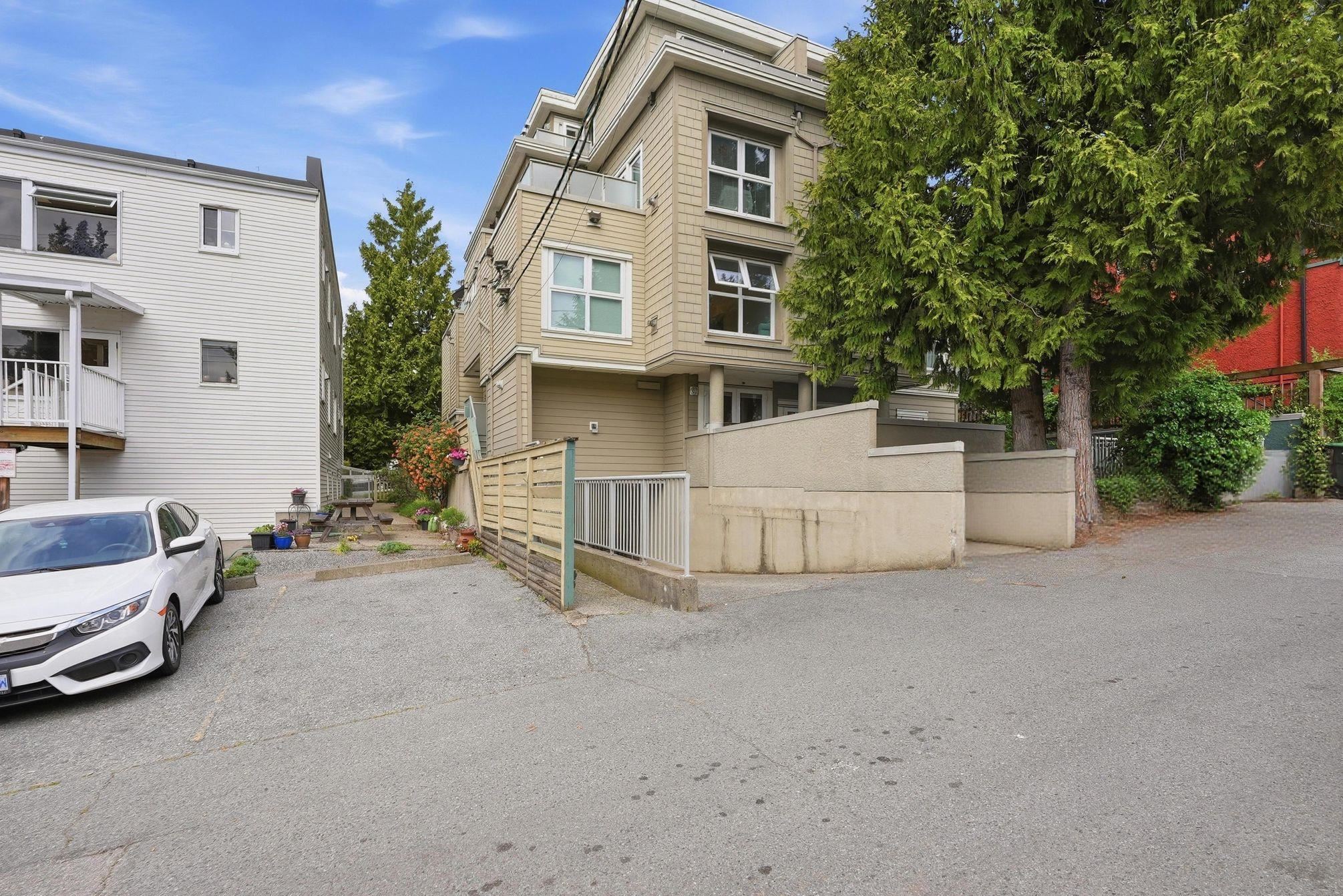 2510 4th Avenue - MLS&reg; # R3125219