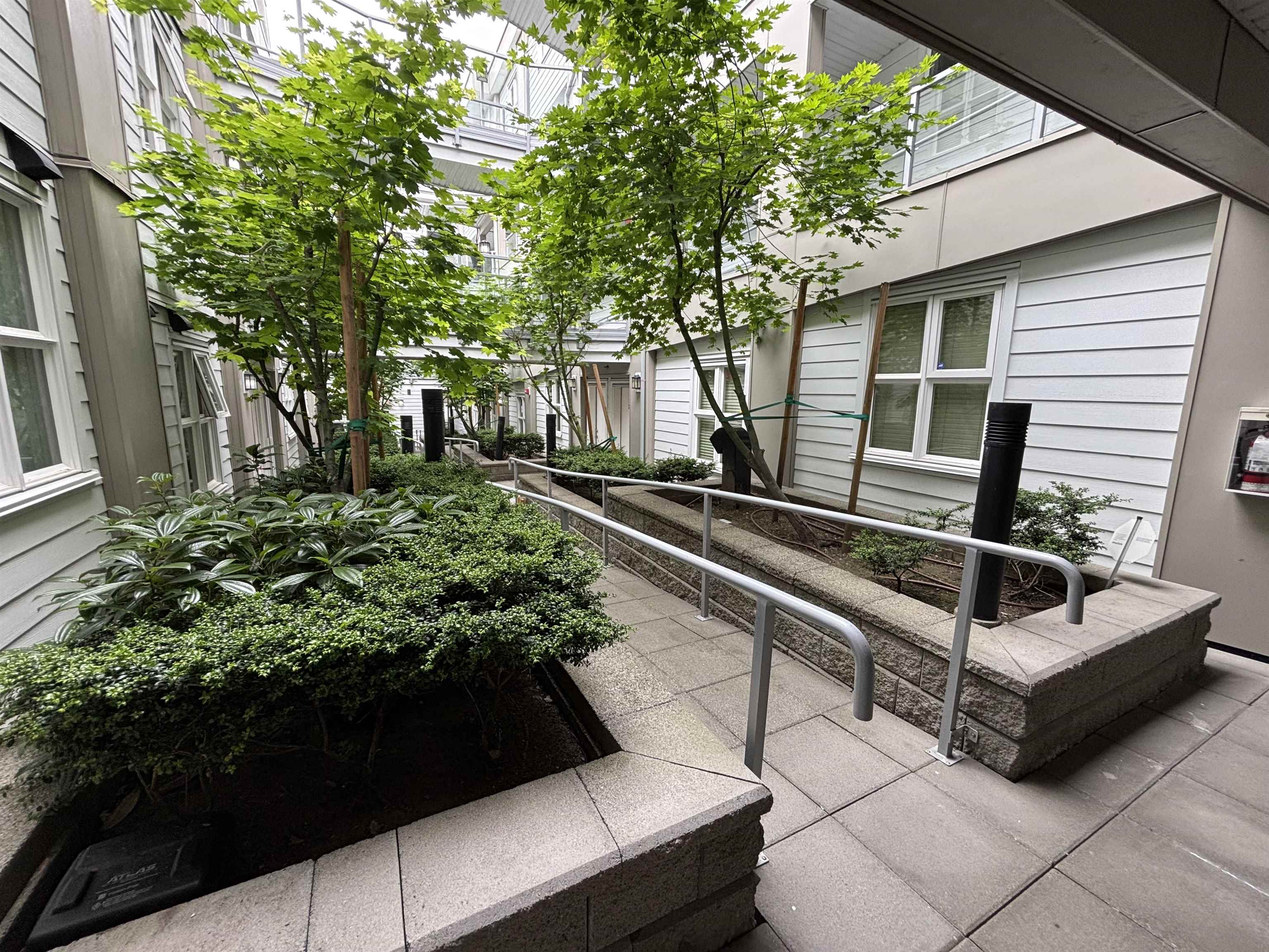 x10 388 Kootenay Street - MLS&reg; # R3125889