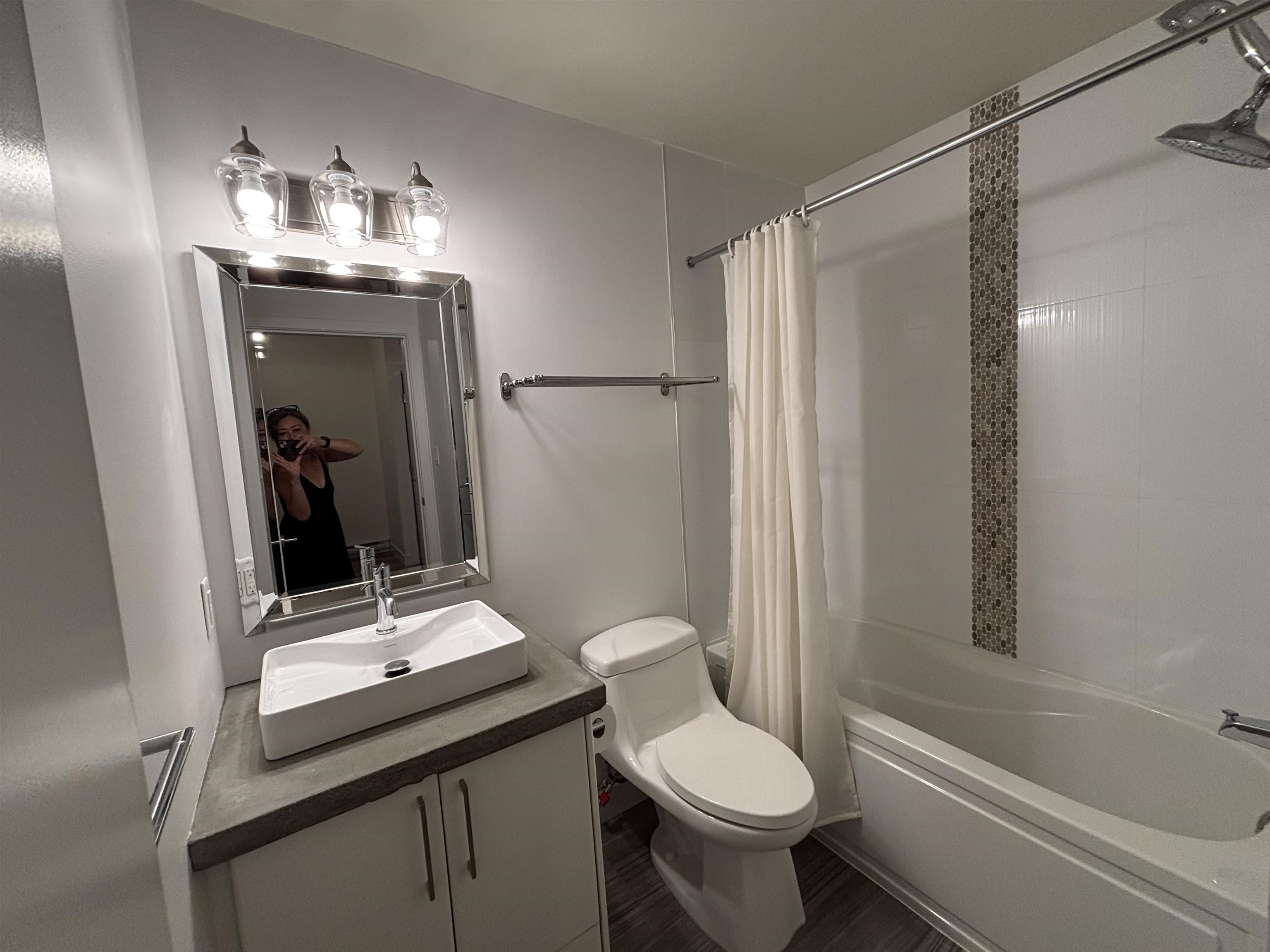 x10 388 Kootenay Street - MLS&reg; # R3125889