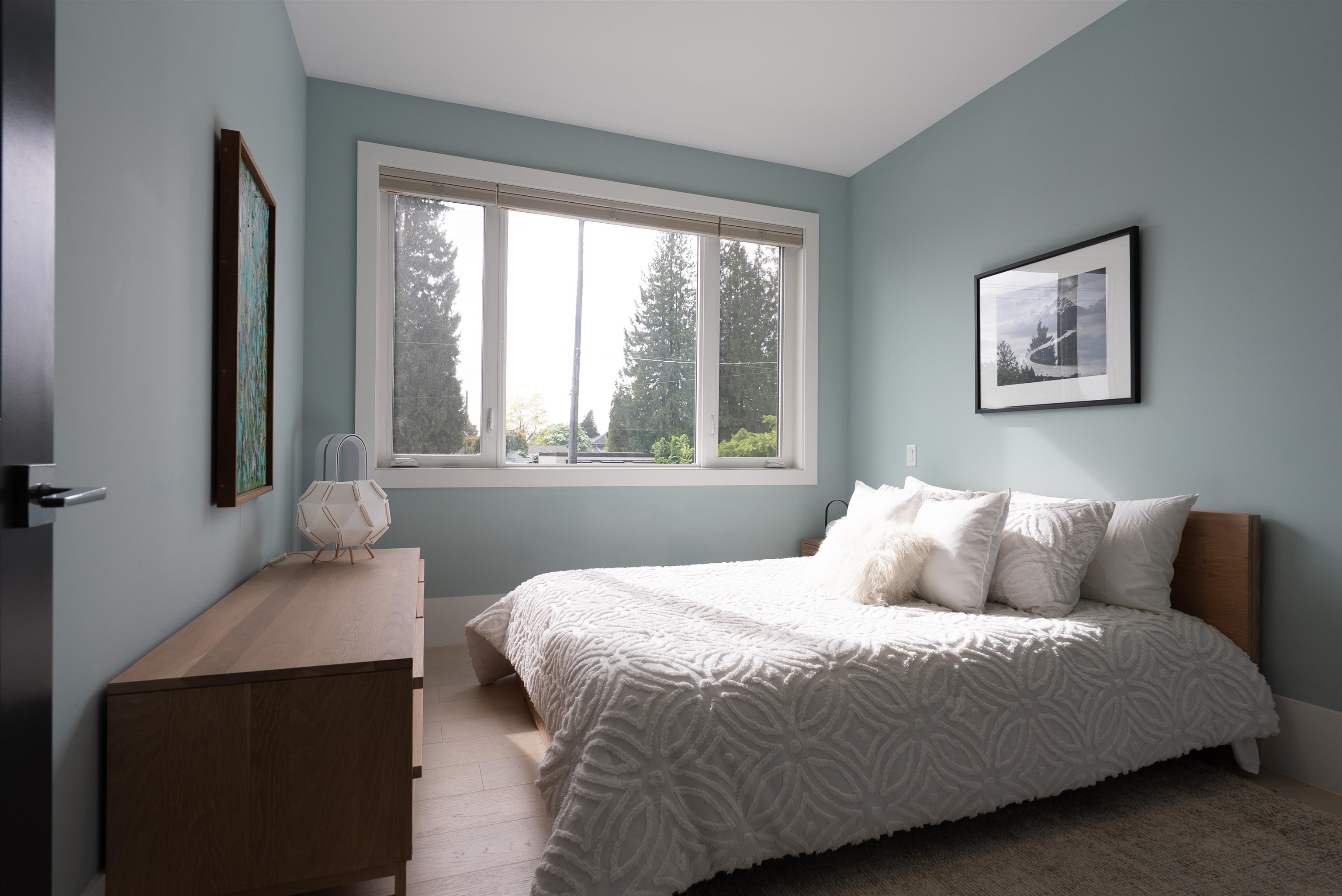  900 Hendry Avenue - MLS&reg; # R3125967