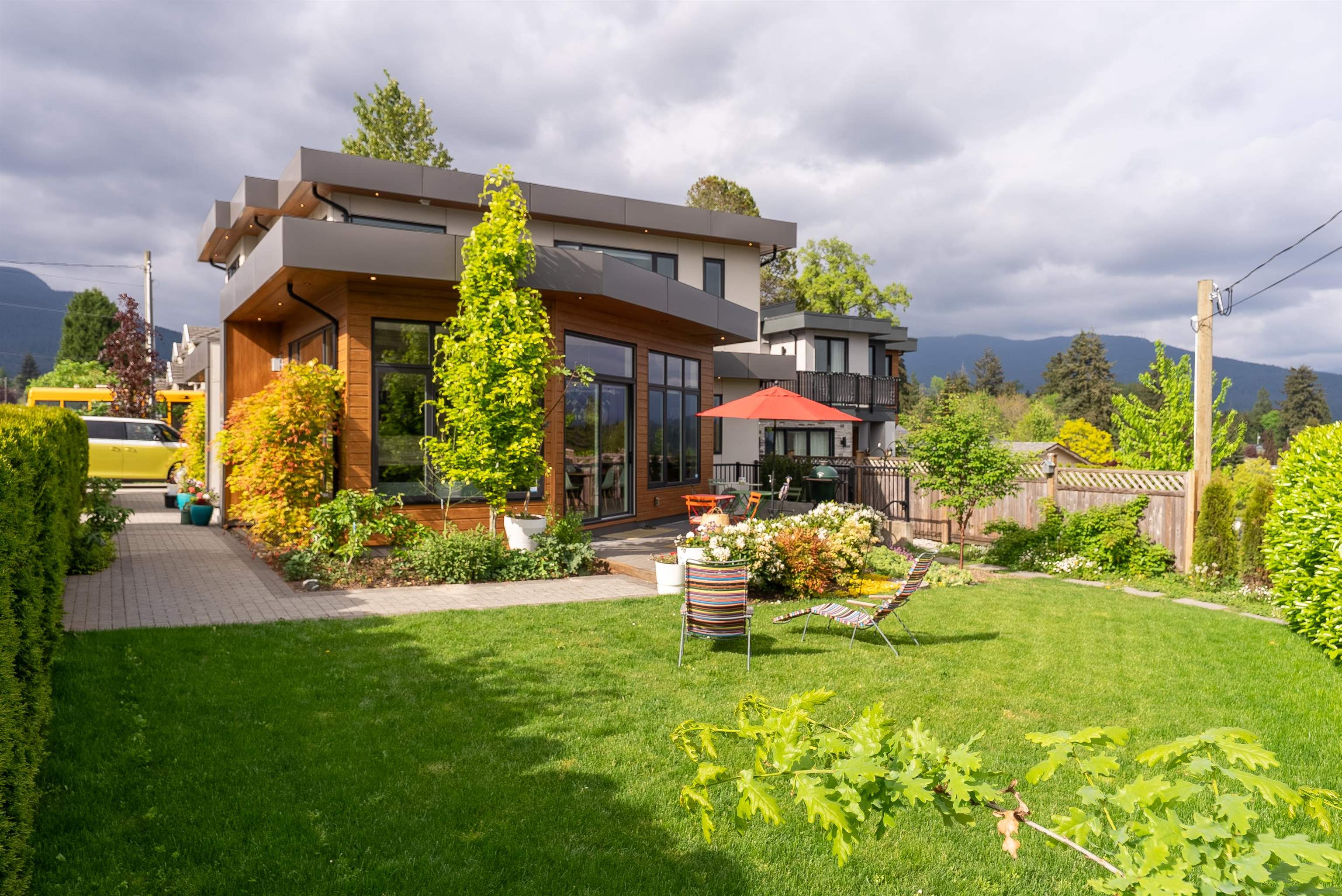  900 Hendry Avenue - MLS&reg; # R3125967