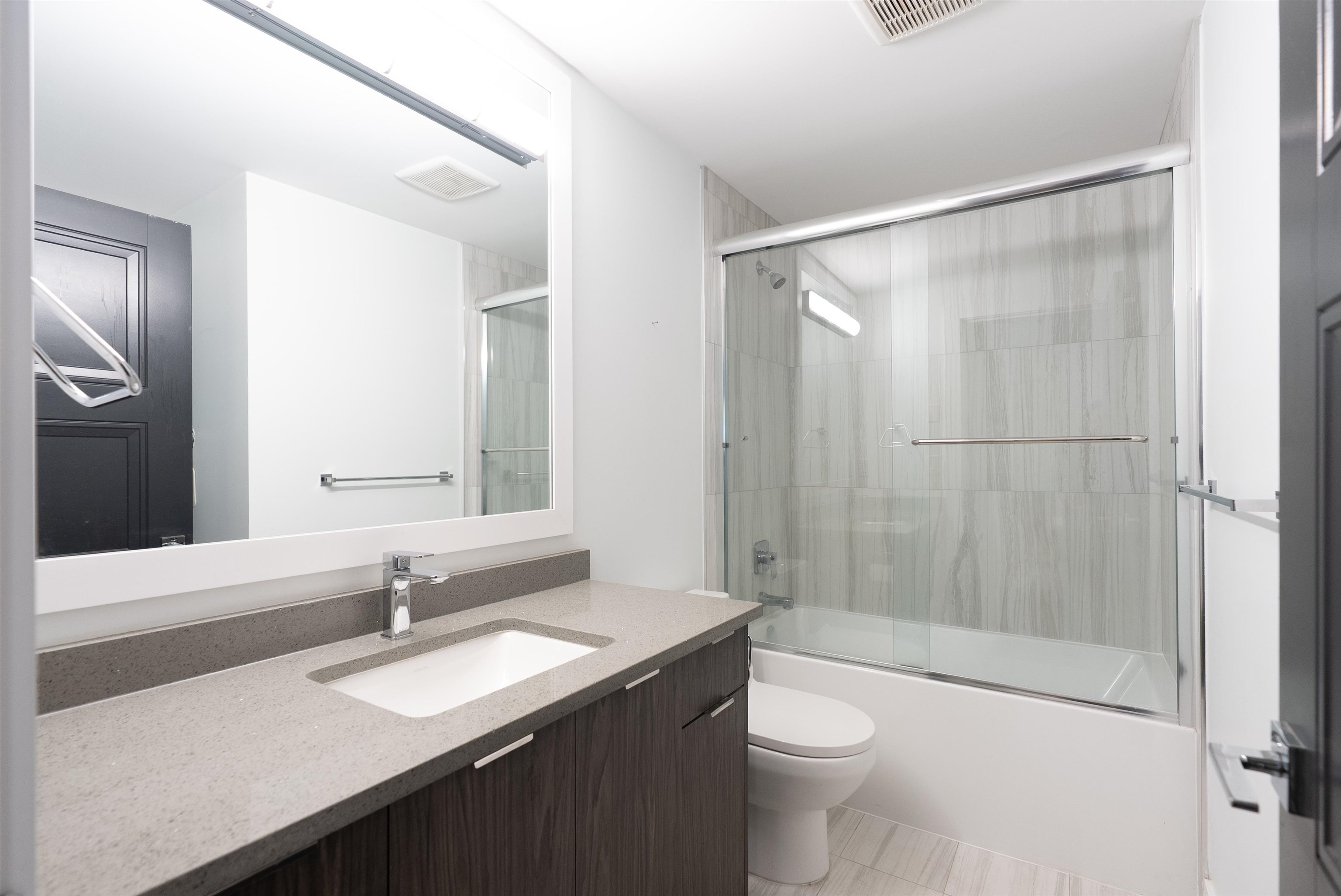  900 Hendry Avenue - MLS&reg; # R3125967