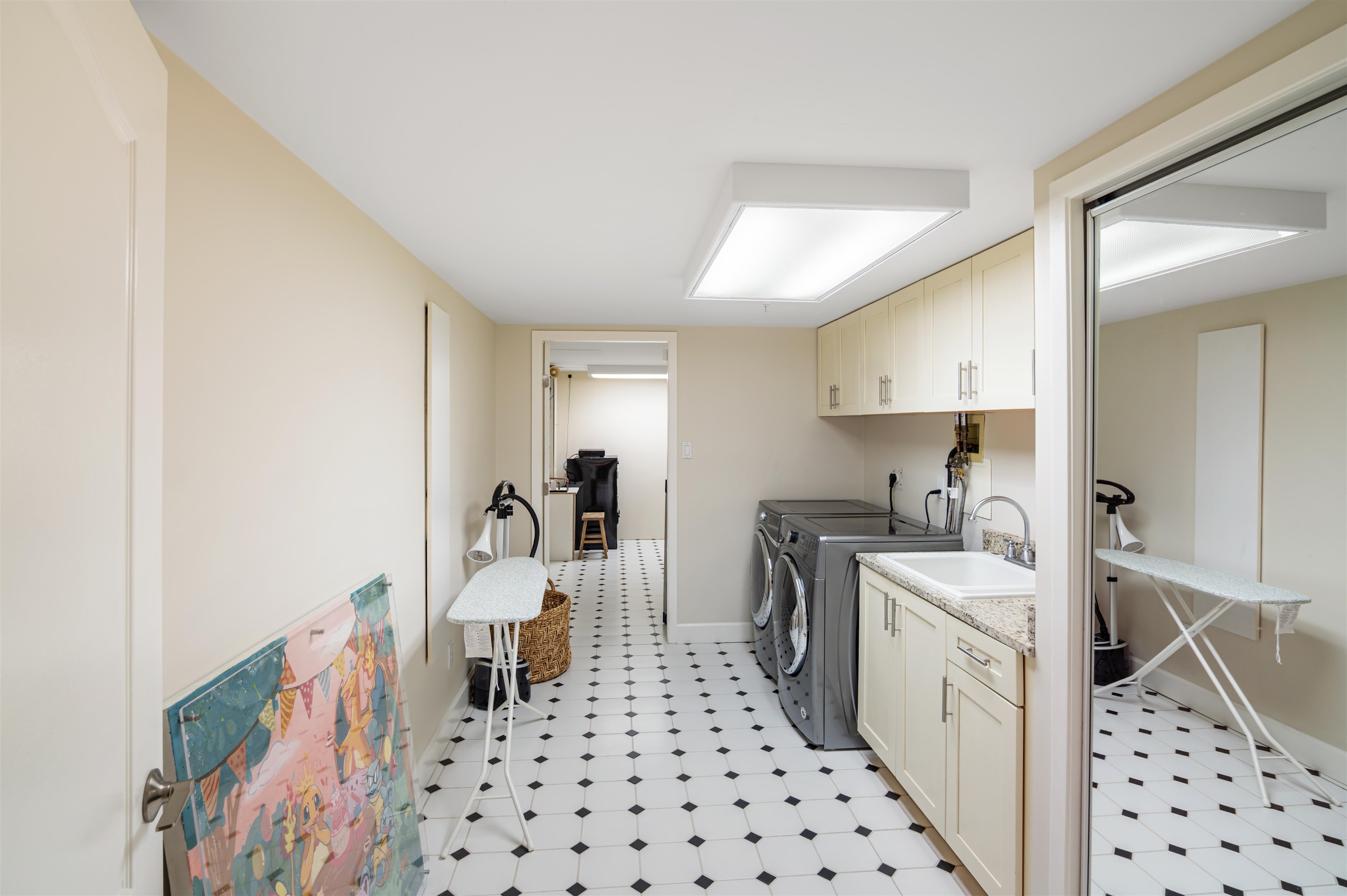  1526 Chippendale Court - MLS&reg; # R3126964
