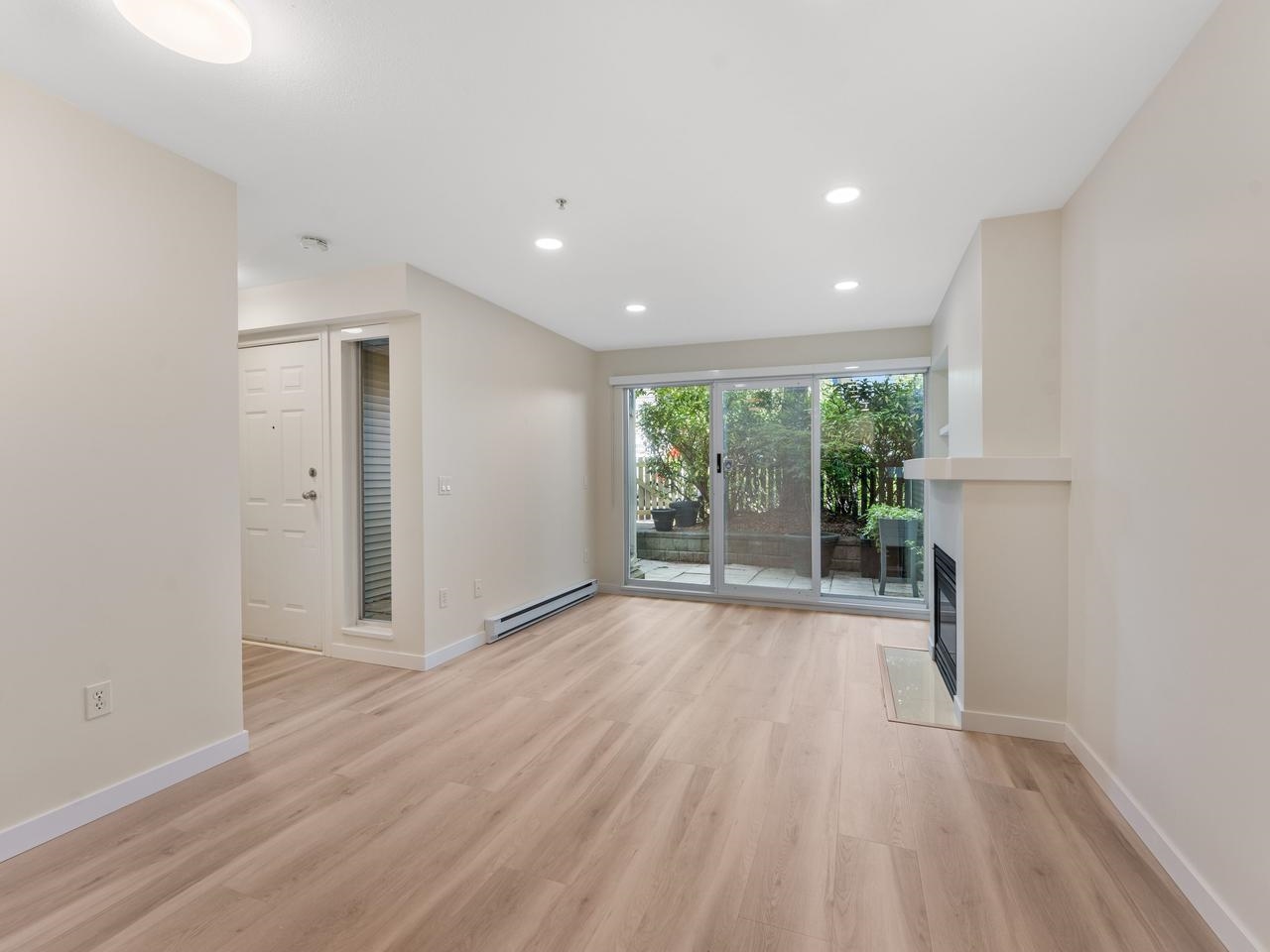  3138 4th Avenue - MLS&reg; # R3127145