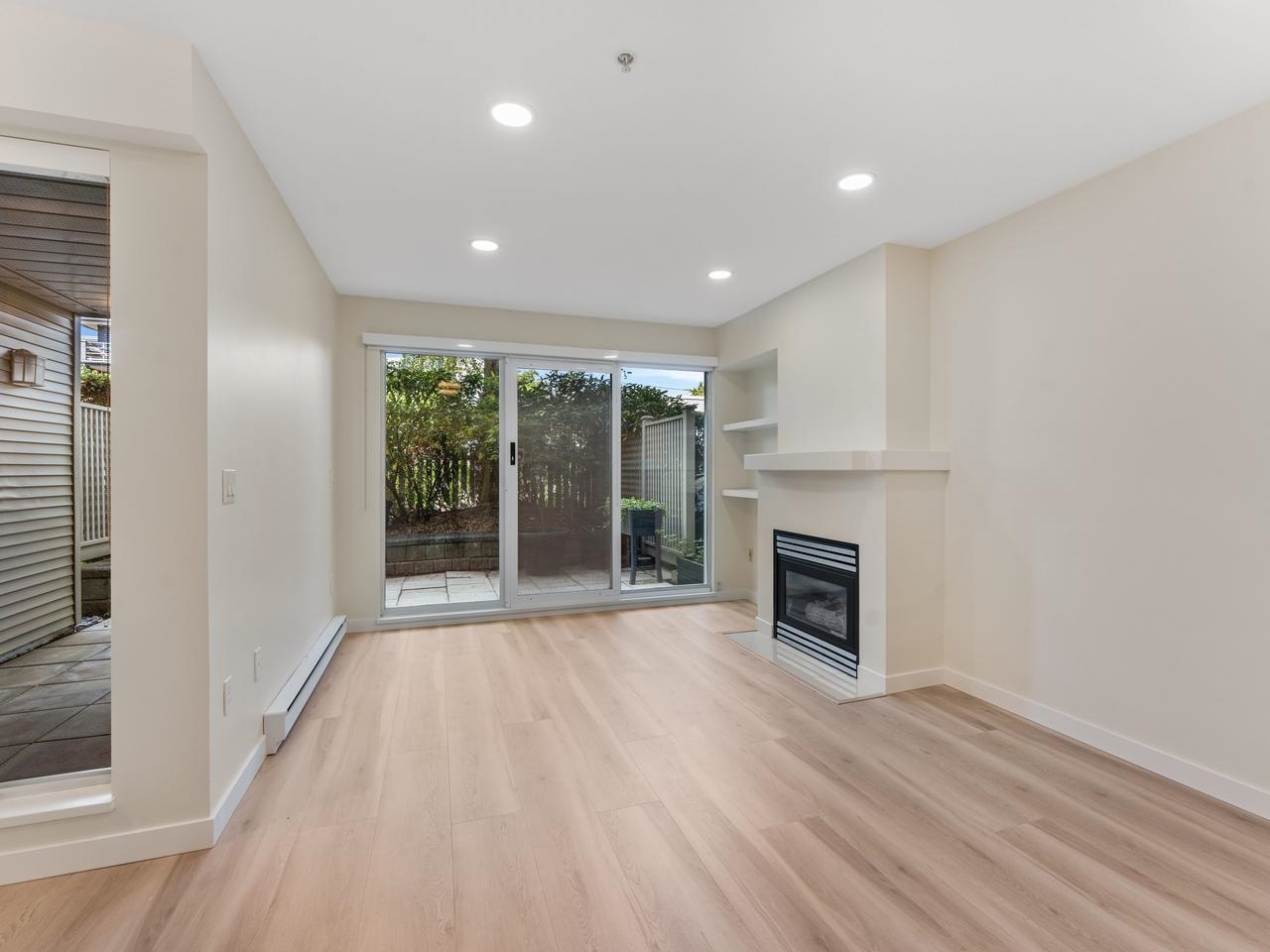  3138 4th Avenue - MLS&reg; # R3127145