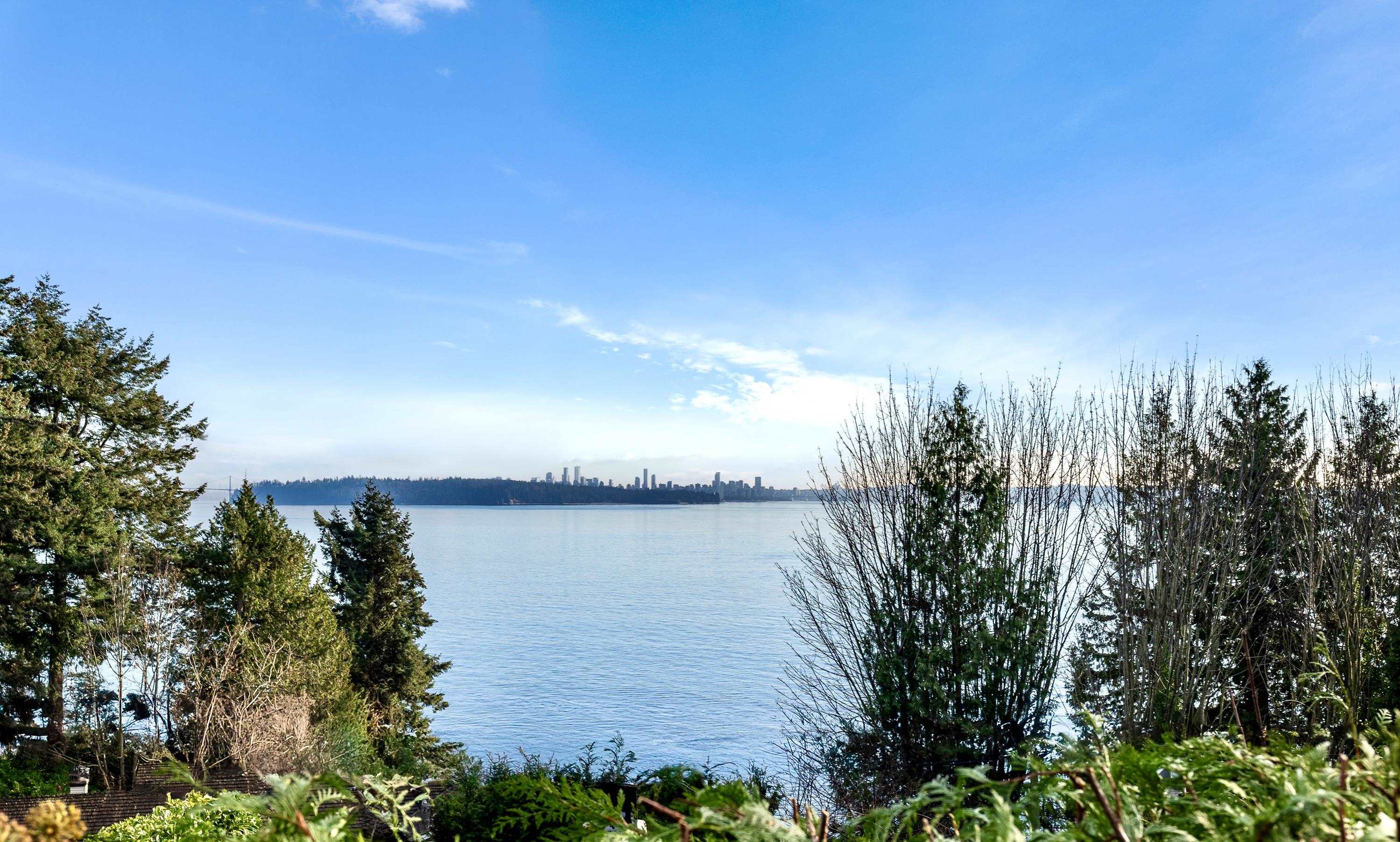  3575 Sunset Lane - MLS&reg; # R3128282
