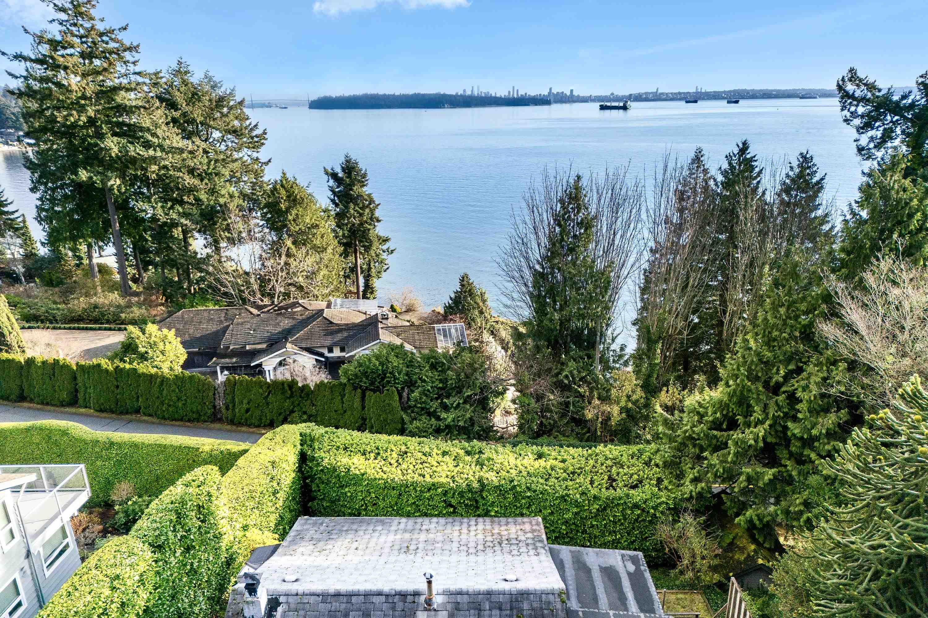  3575 Sunset Lane - MLS&reg; # R3128282