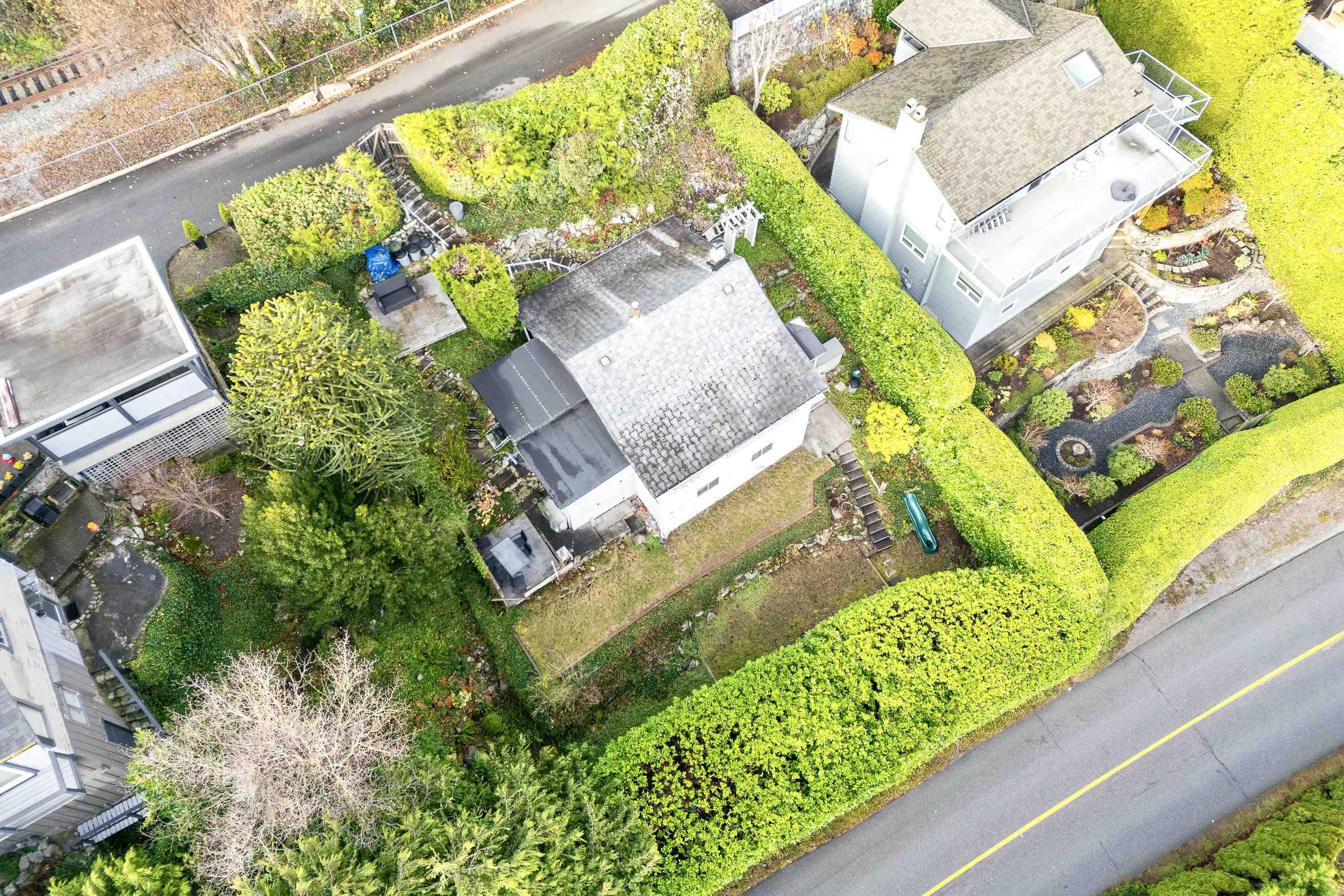  3575 Sunset Lane - MLS&reg; # R3128282