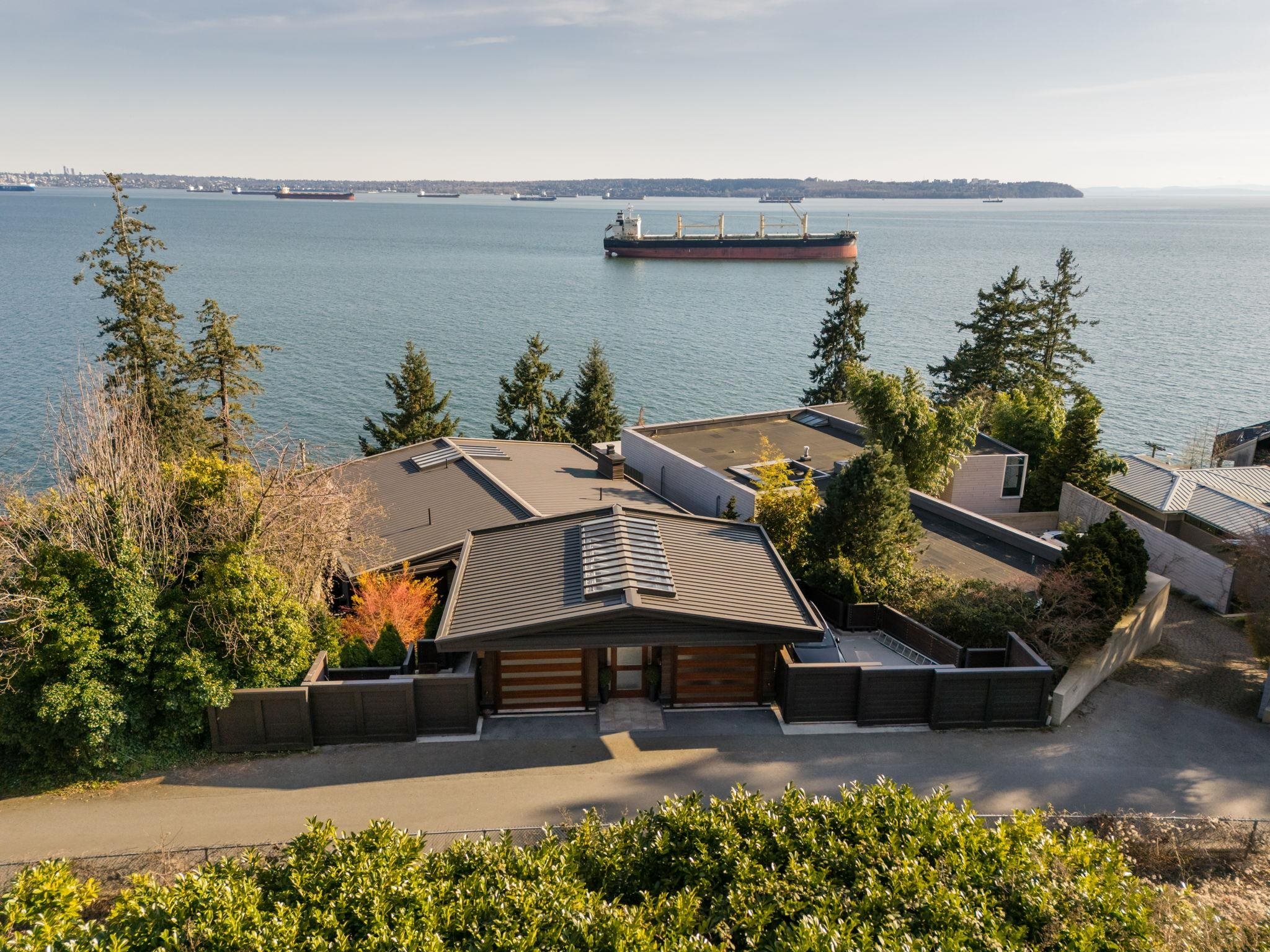  3673 Sunset Lane - MLS&reg; # R3128612