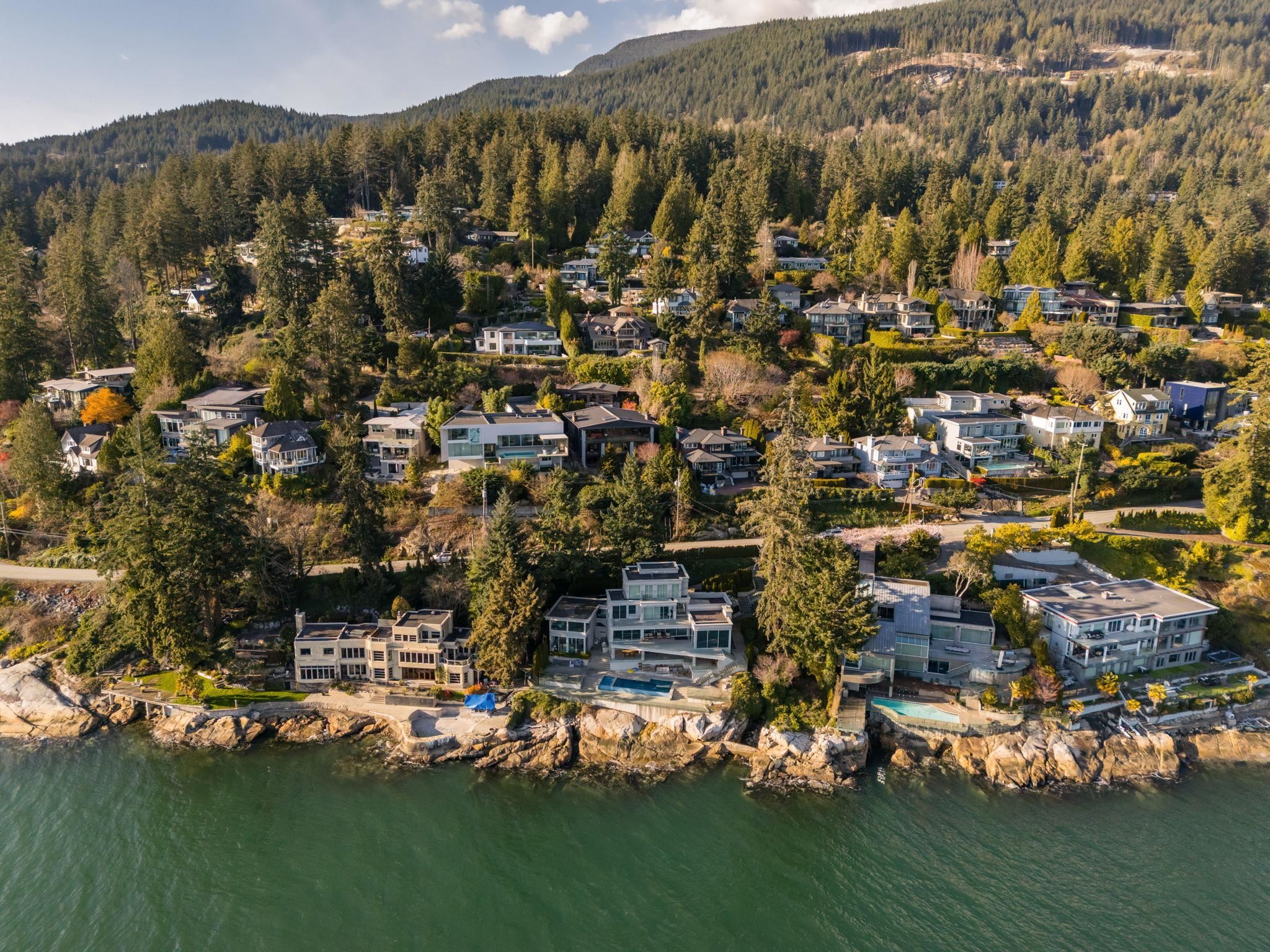 3673 Sunset Lane - MLS&reg; # R3128612