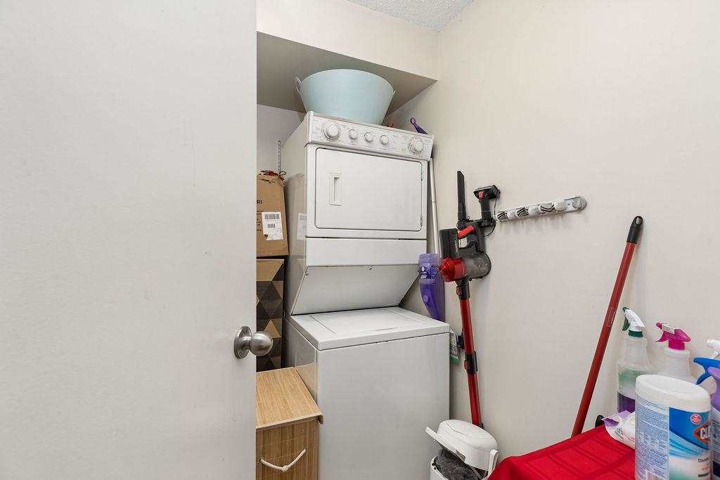 211 444 49th Avenue - MLS&reg; # R3129008