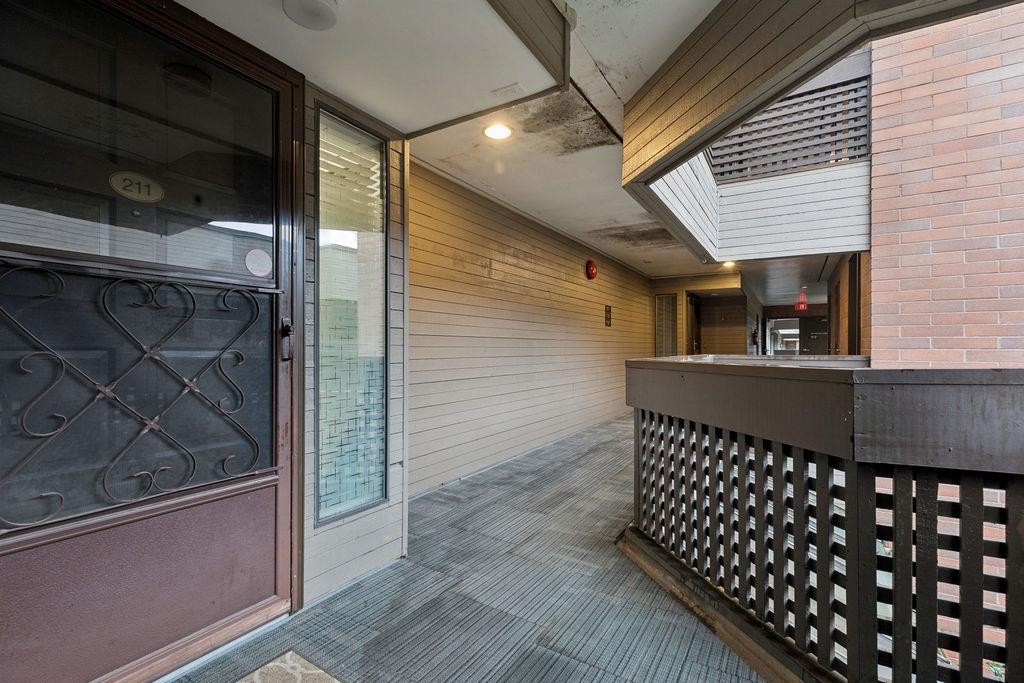 211 444 49th Avenue - MLS&reg; # R3129008