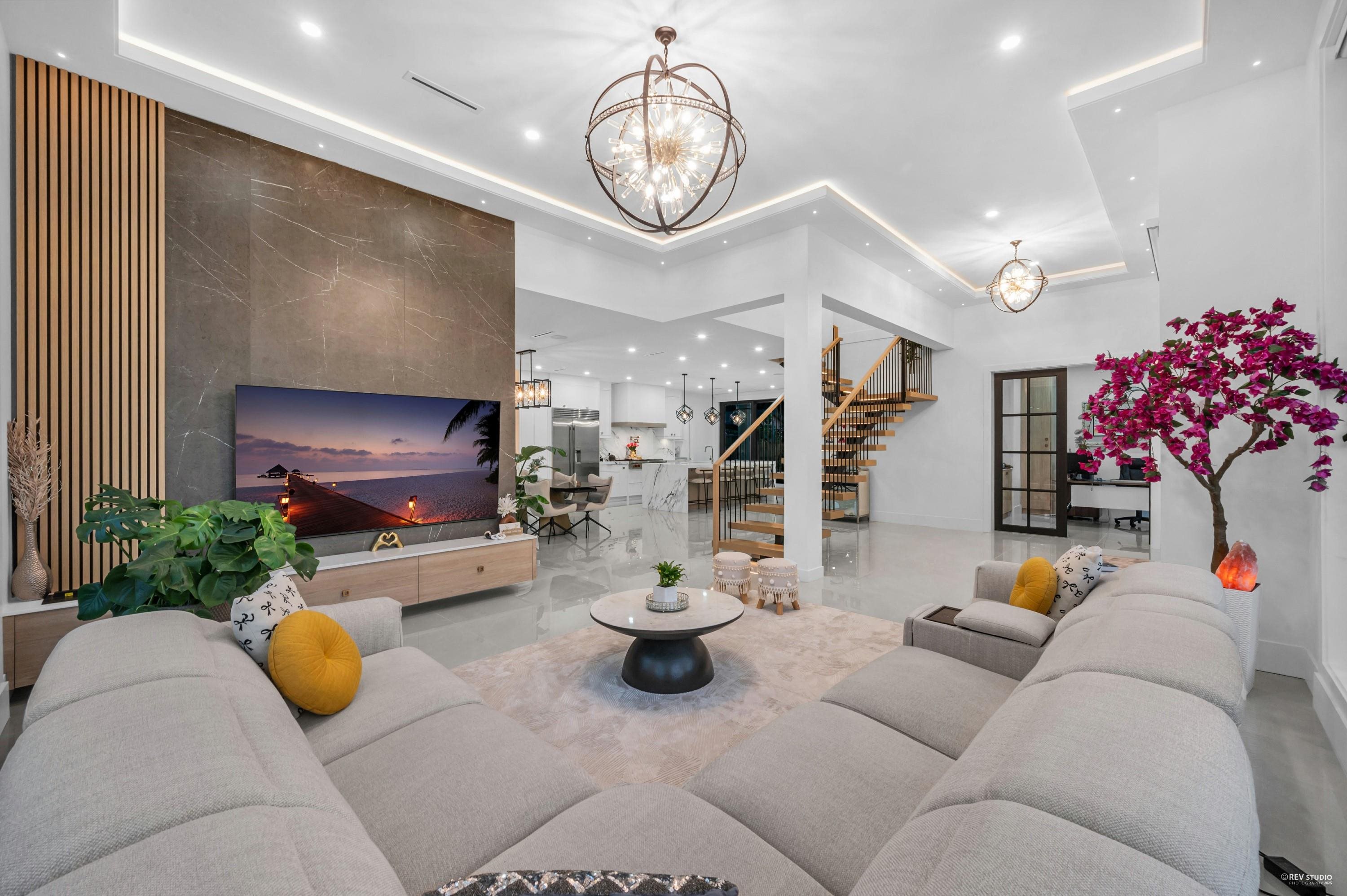 1390 Sutherland Avenue - MLS&reg; # R3129116