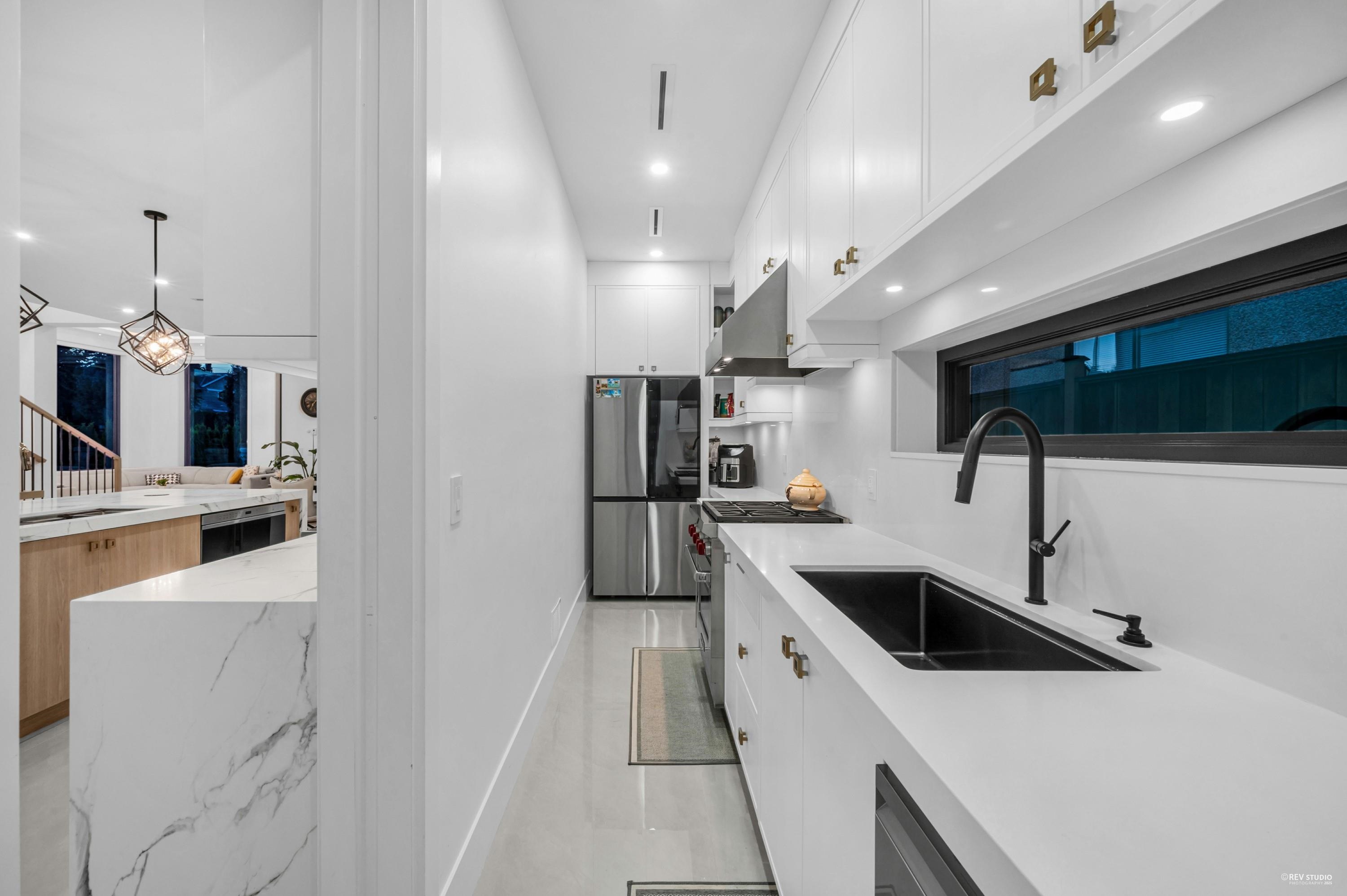  1390 Sutherland Avenue - MLS&reg; # R3129116