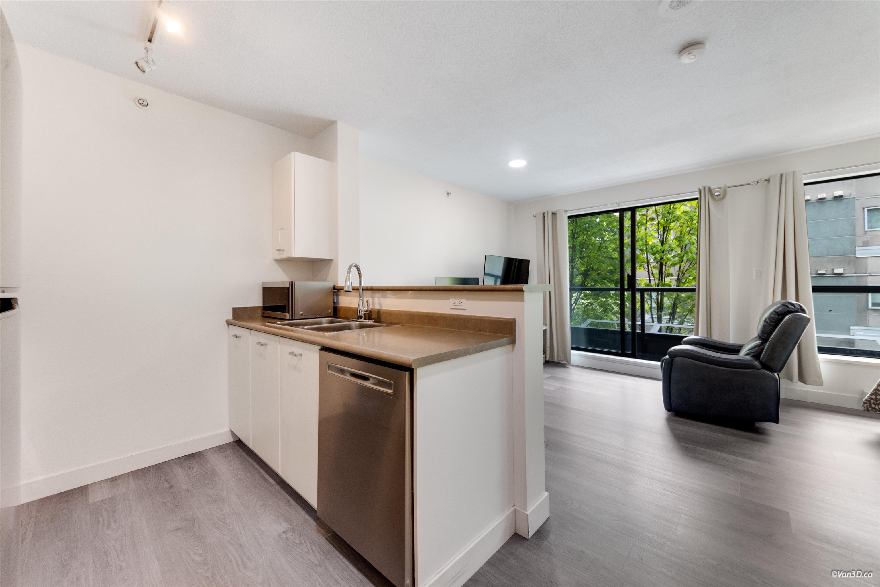 205 3438 Vanness Avenue - MLS&reg; # R3129717