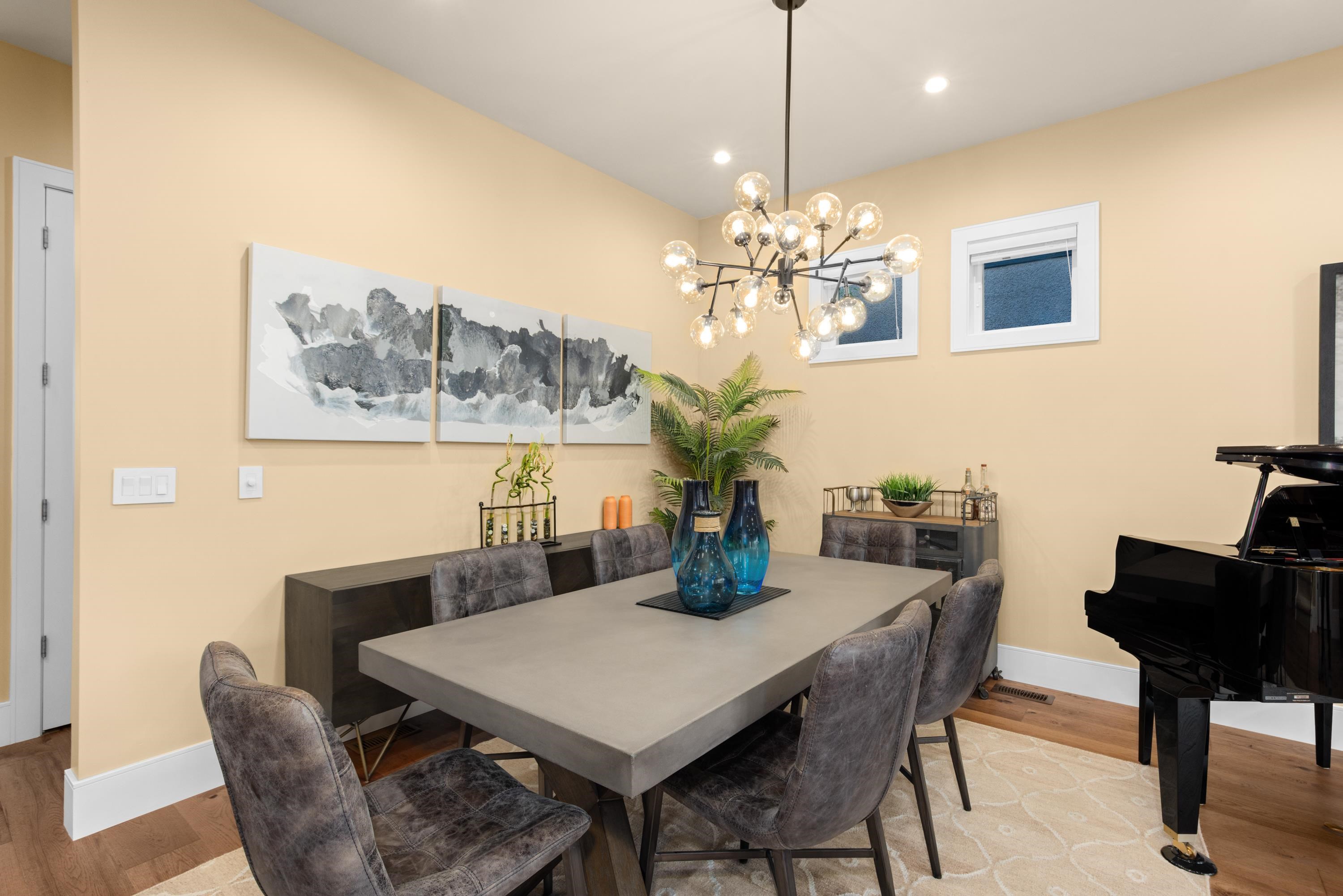  315 20th Street - MLS&reg; # R3130448
