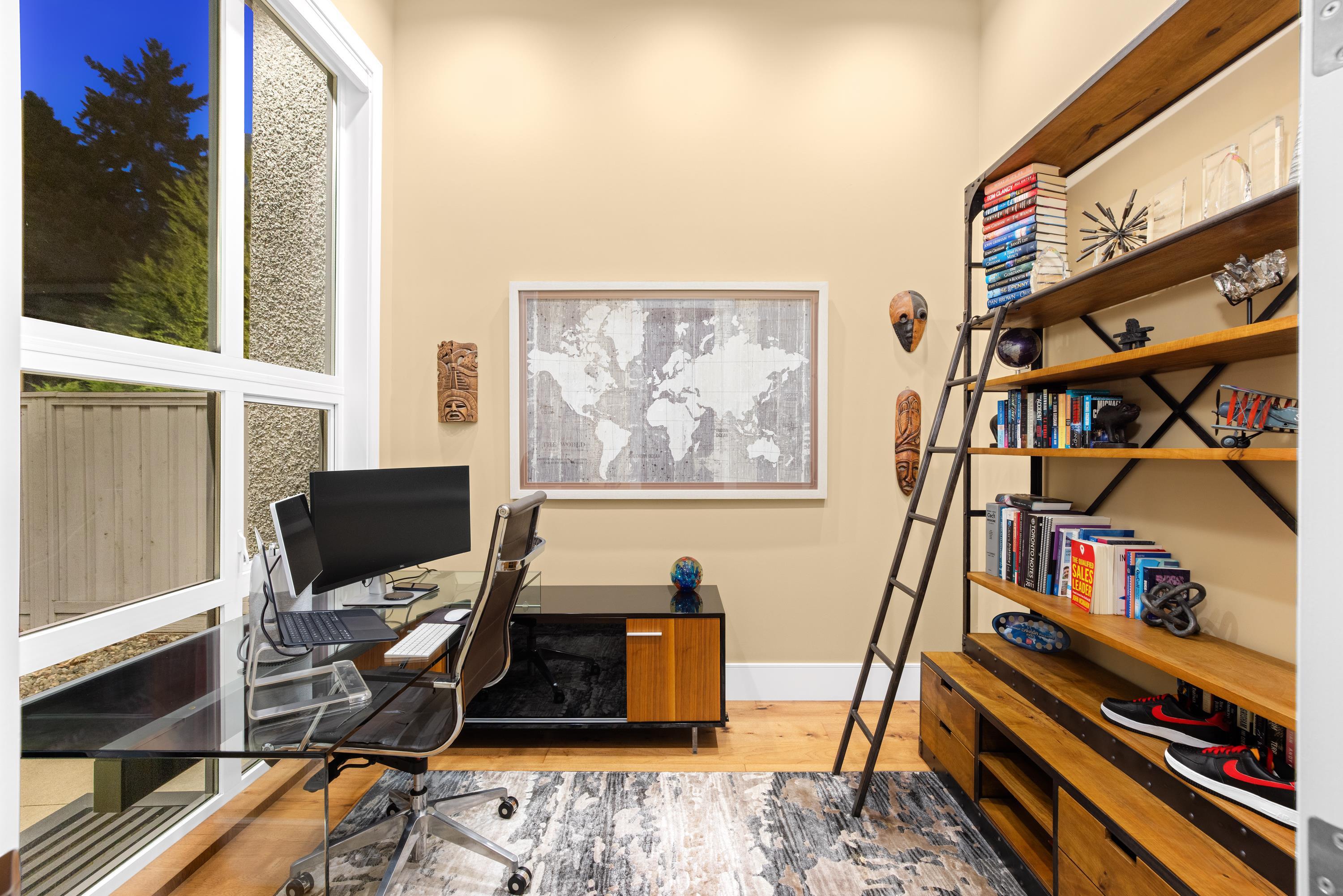  315 20th Street - MLS&reg; # R3130448