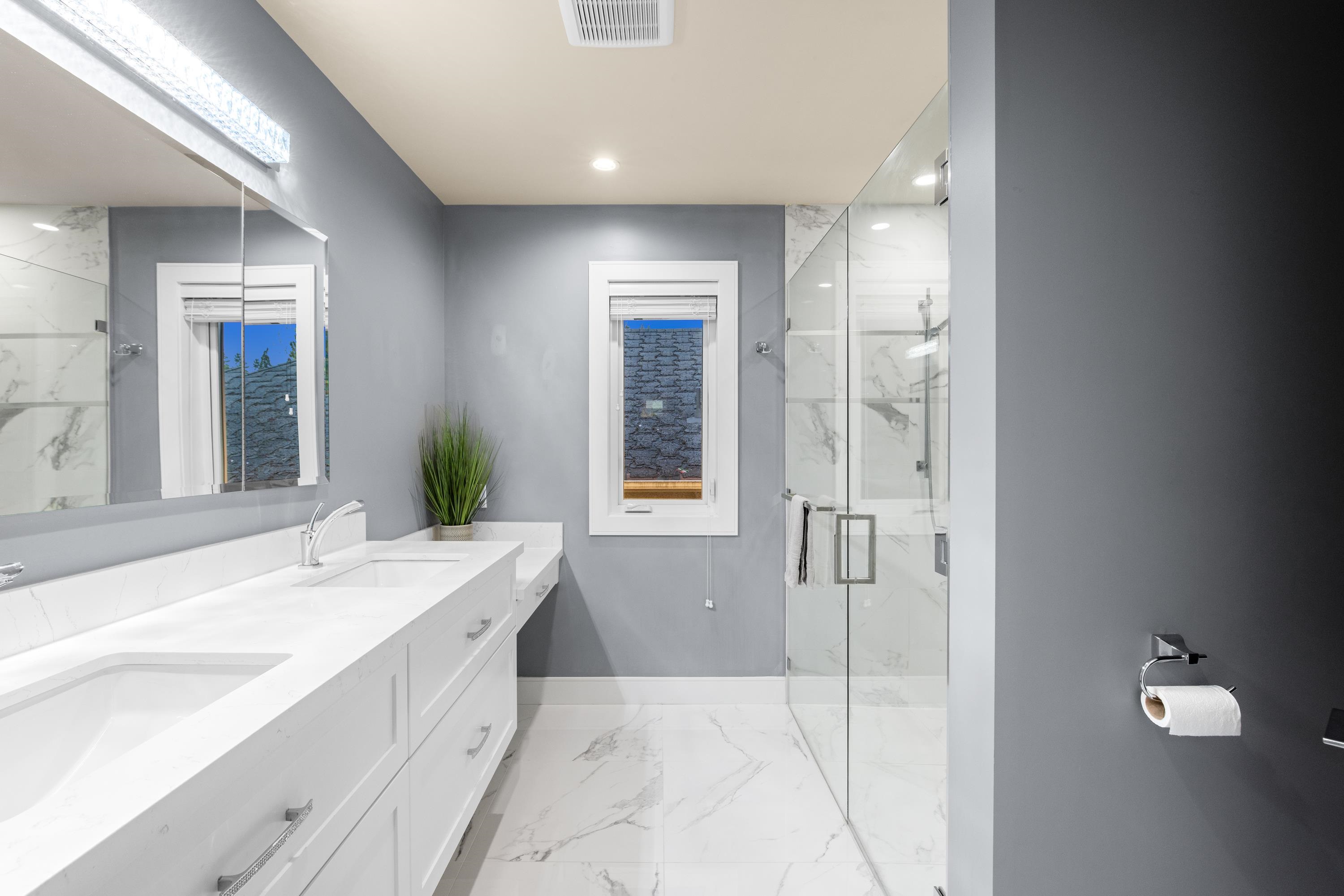  315 20th Street - MLS&reg; # R3130448