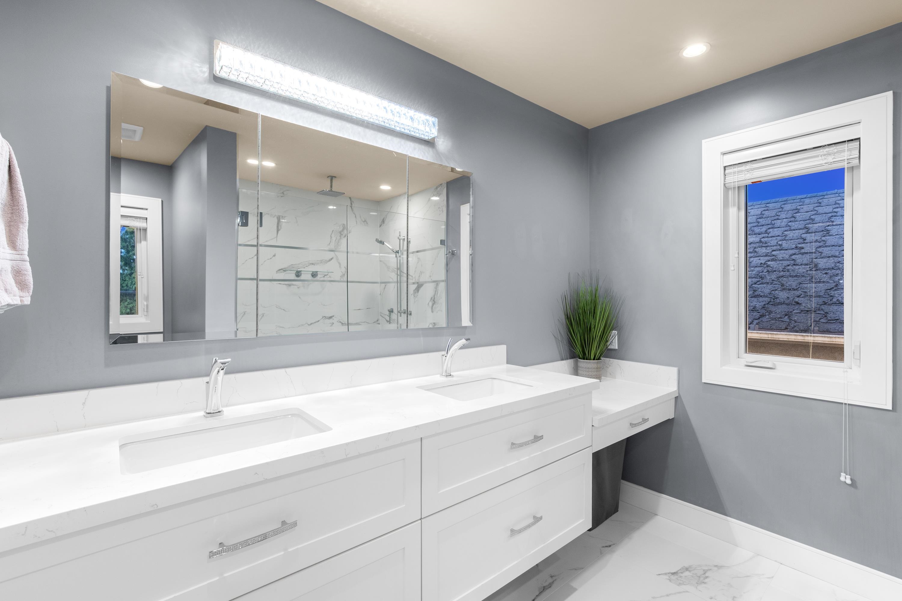  315 20th Street - MLS&reg; # R3130448