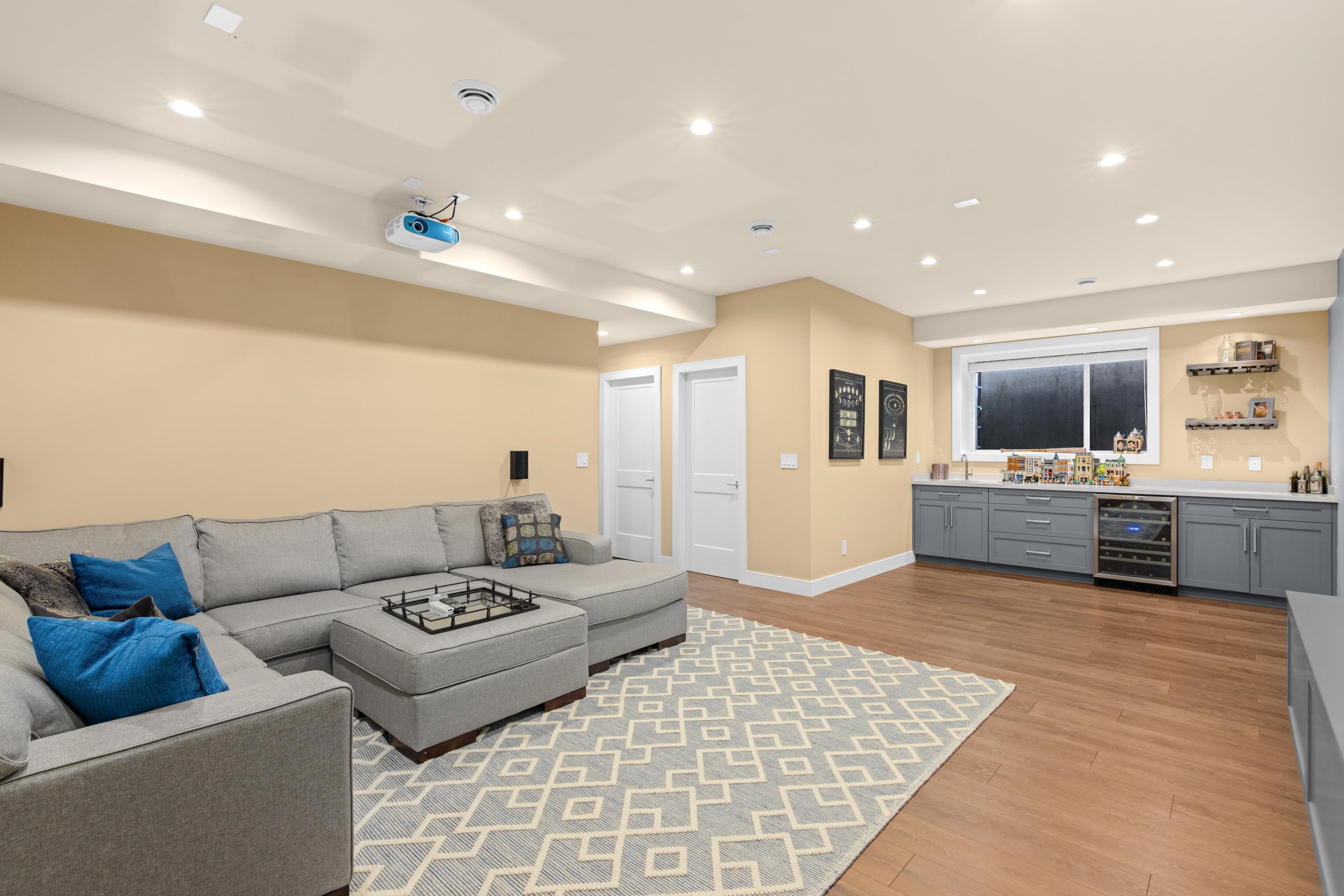  315 20th Street - MLS&reg; # R3130448