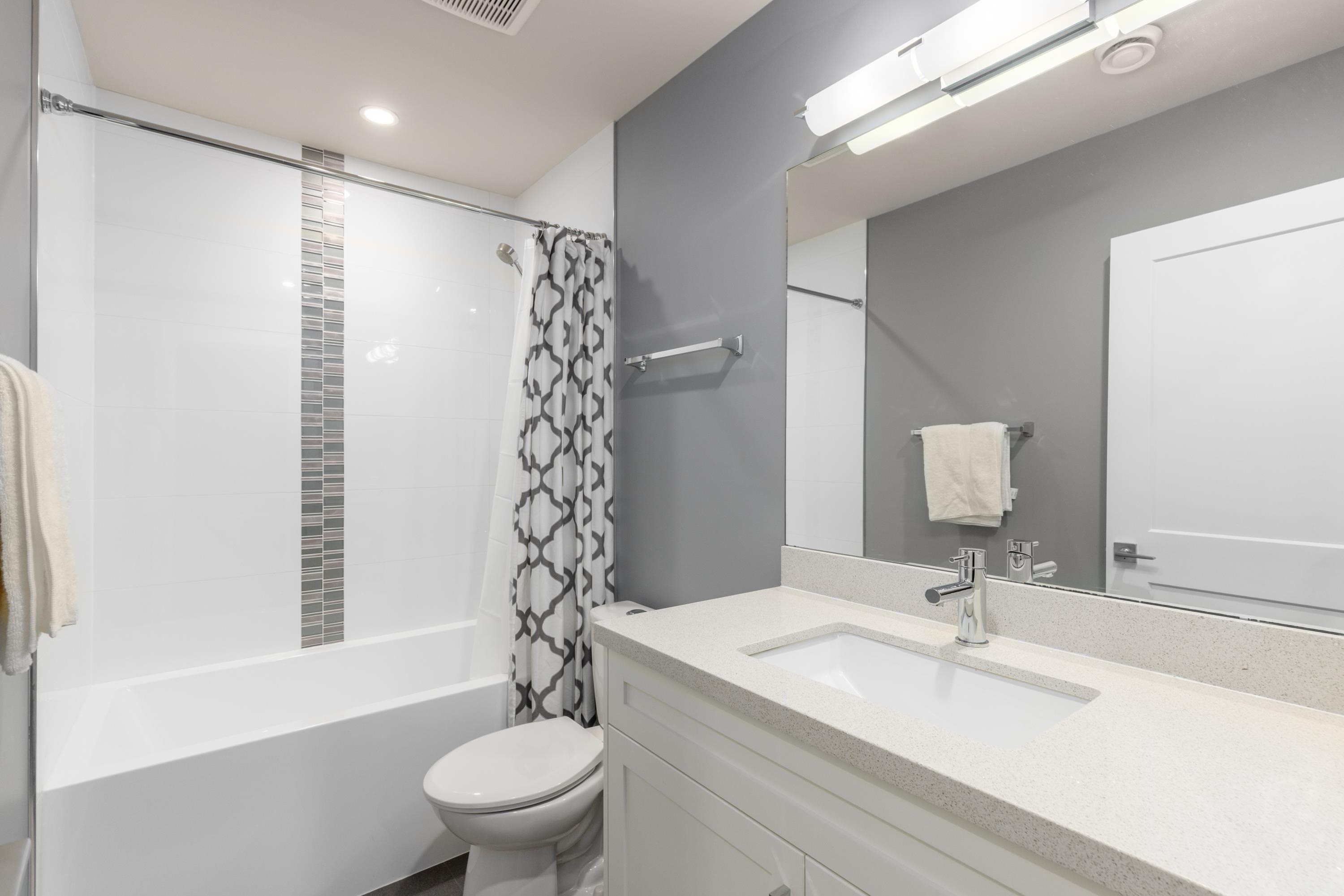  315 20th Street - MLS&reg; # R3130448