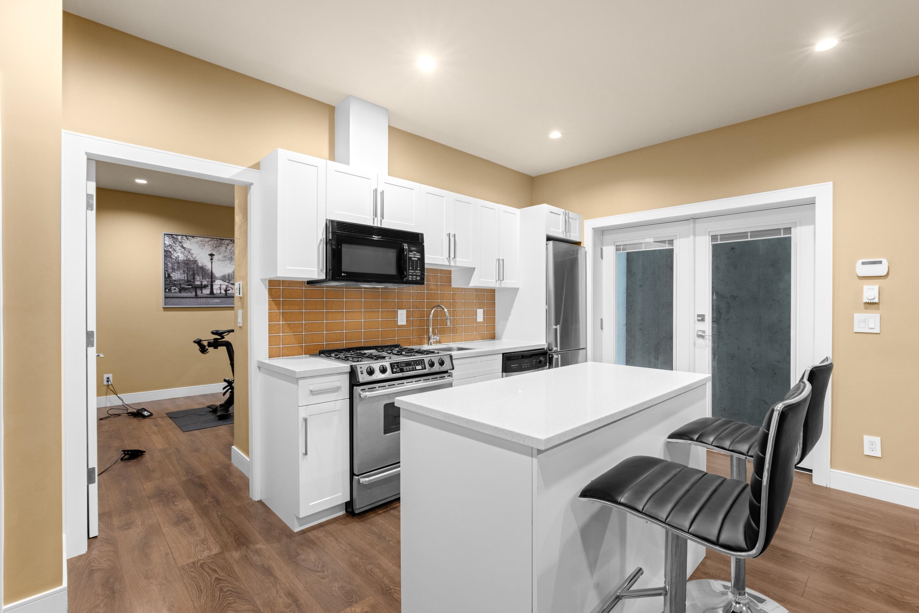  315 20th Street - MLS&reg; # R3130448