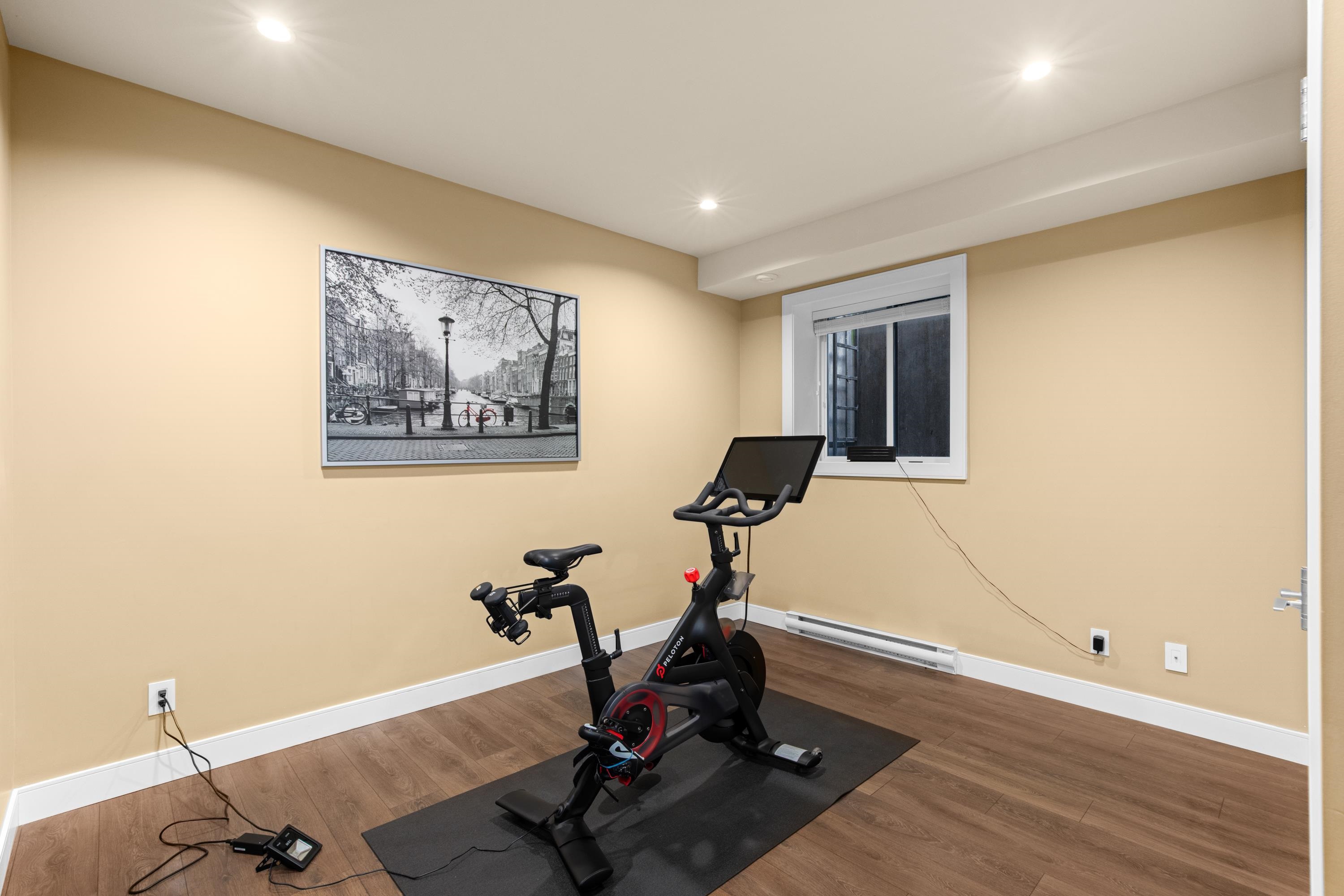  315 20th Street - MLS&reg; # R3130448