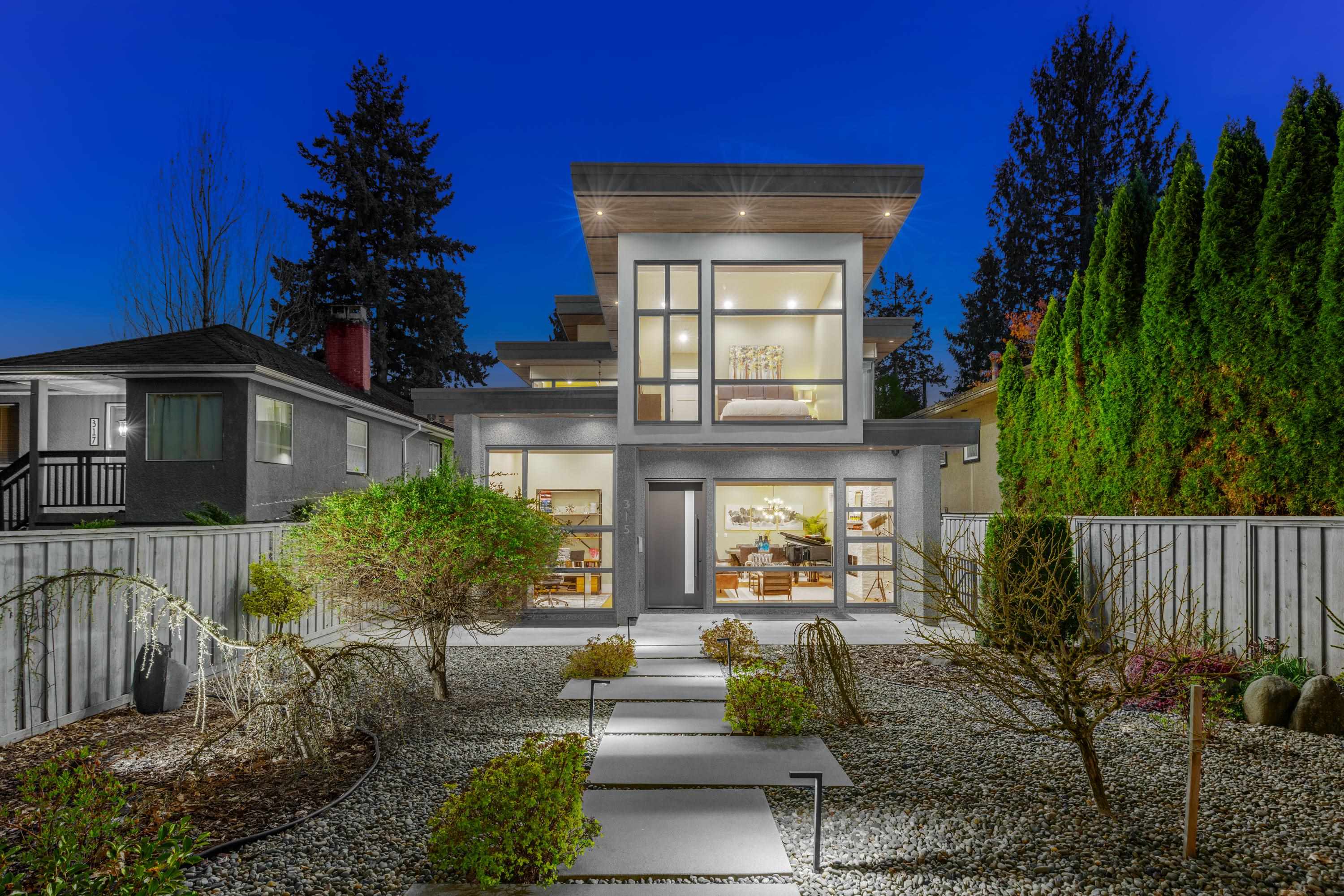  315 20th Street - MLS&reg; # R3130448