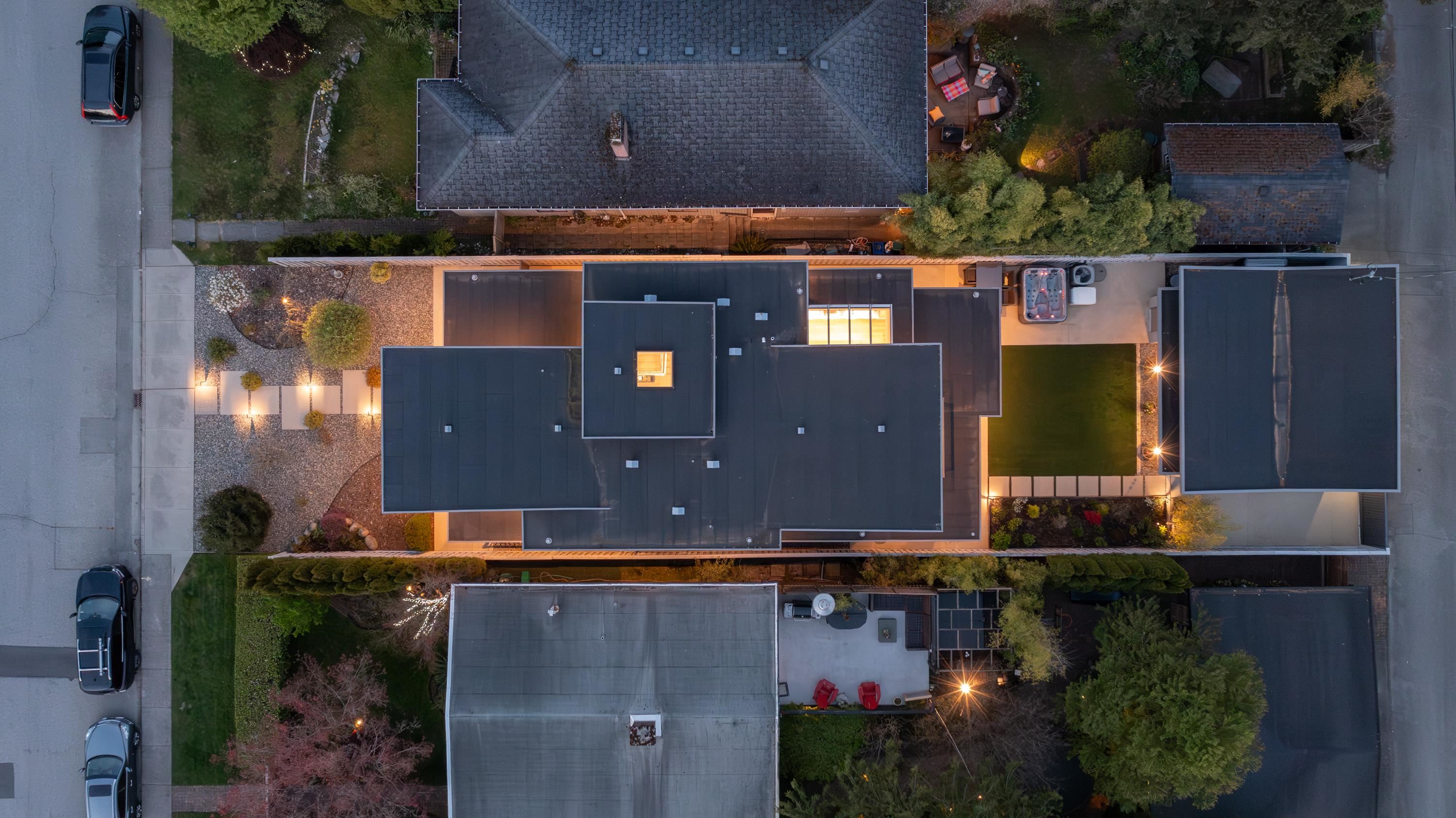  315 20th Street - MLS&reg; # R3130448