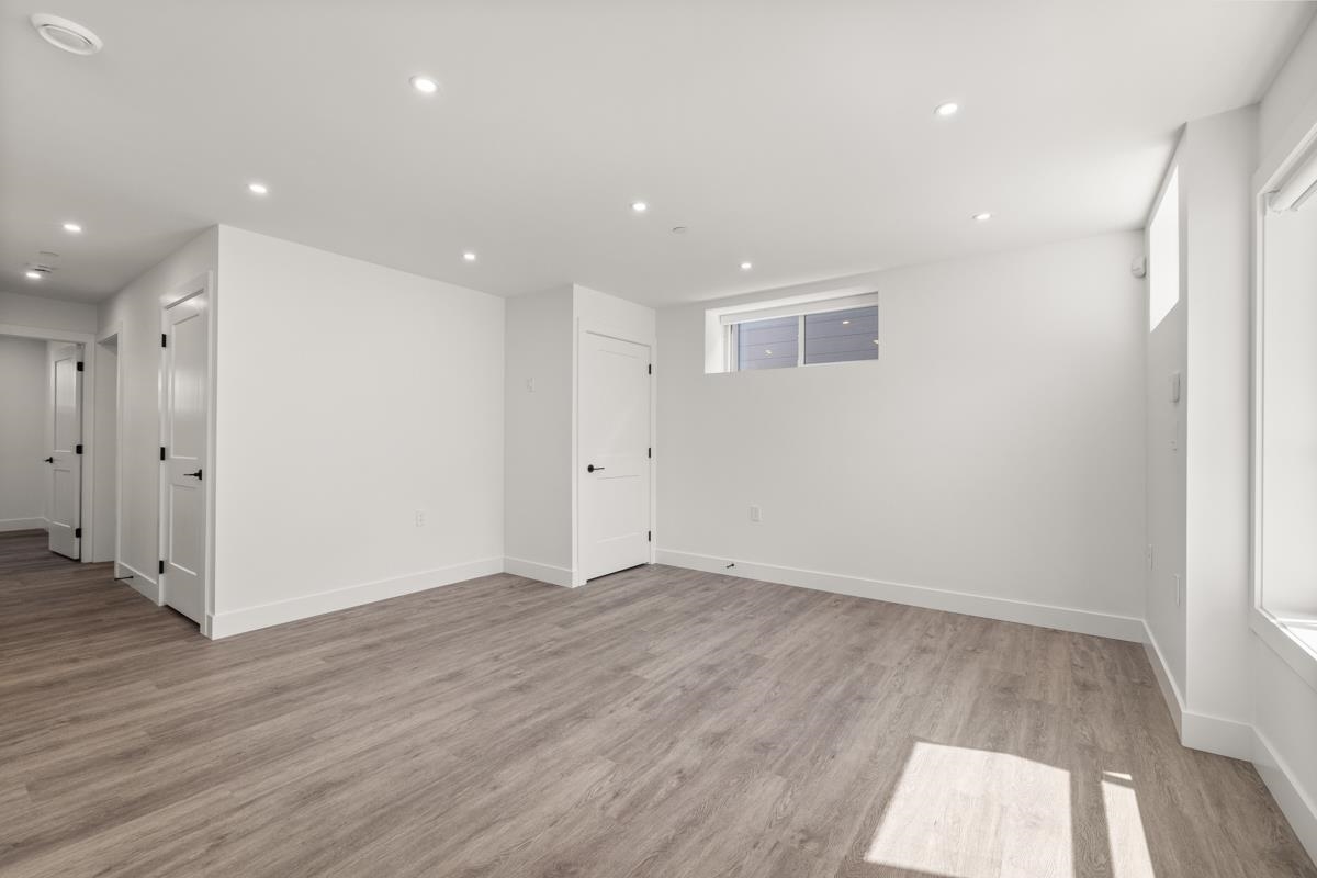 2 62 21st Avenue - MLS&reg; # R3130589