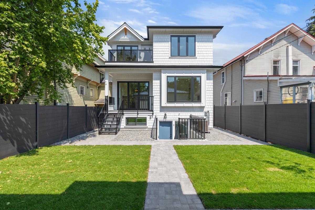 2 62 21st Avenue - MLS&reg; # R3130589