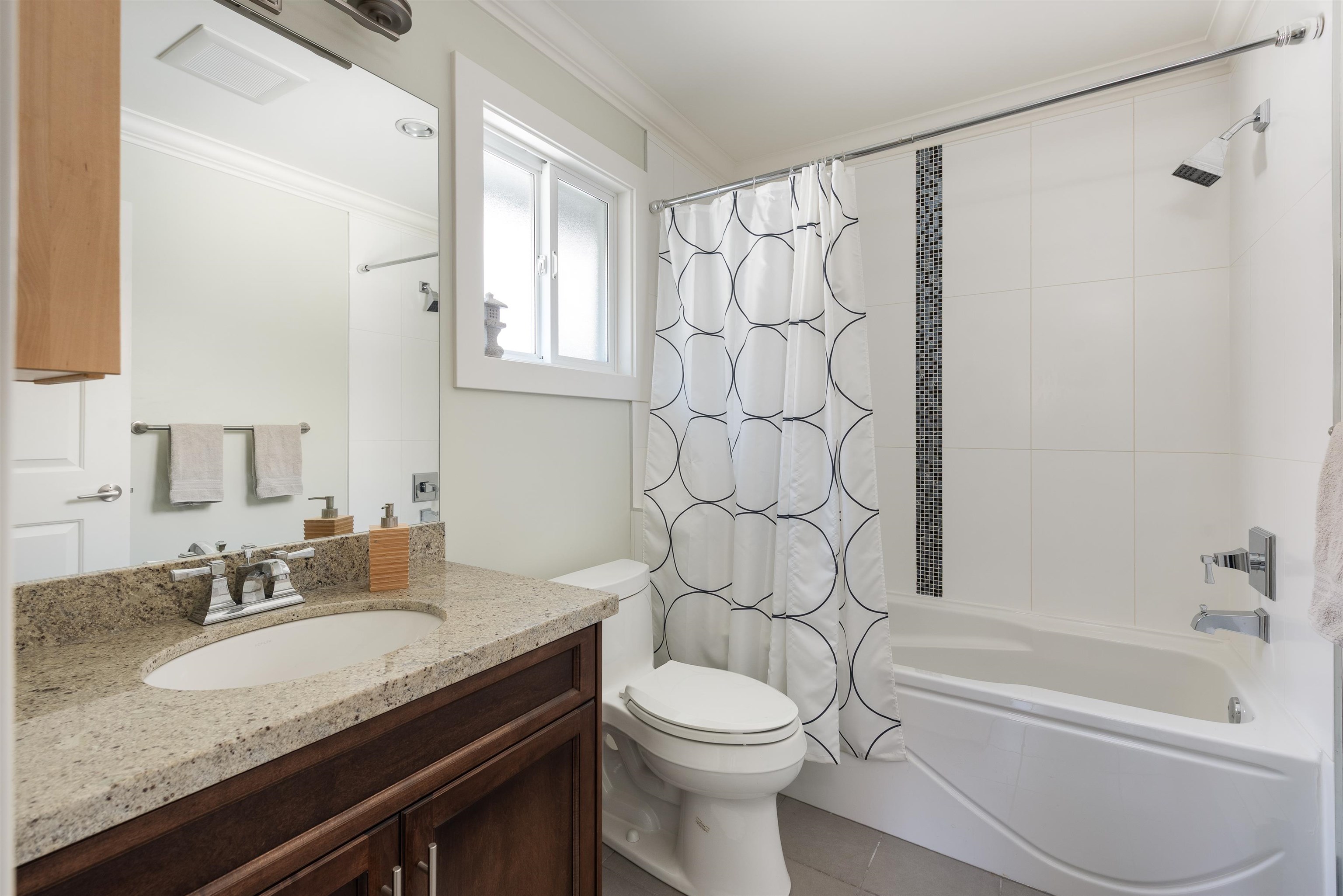  362 21st Street - MLS&reg; # R3130814