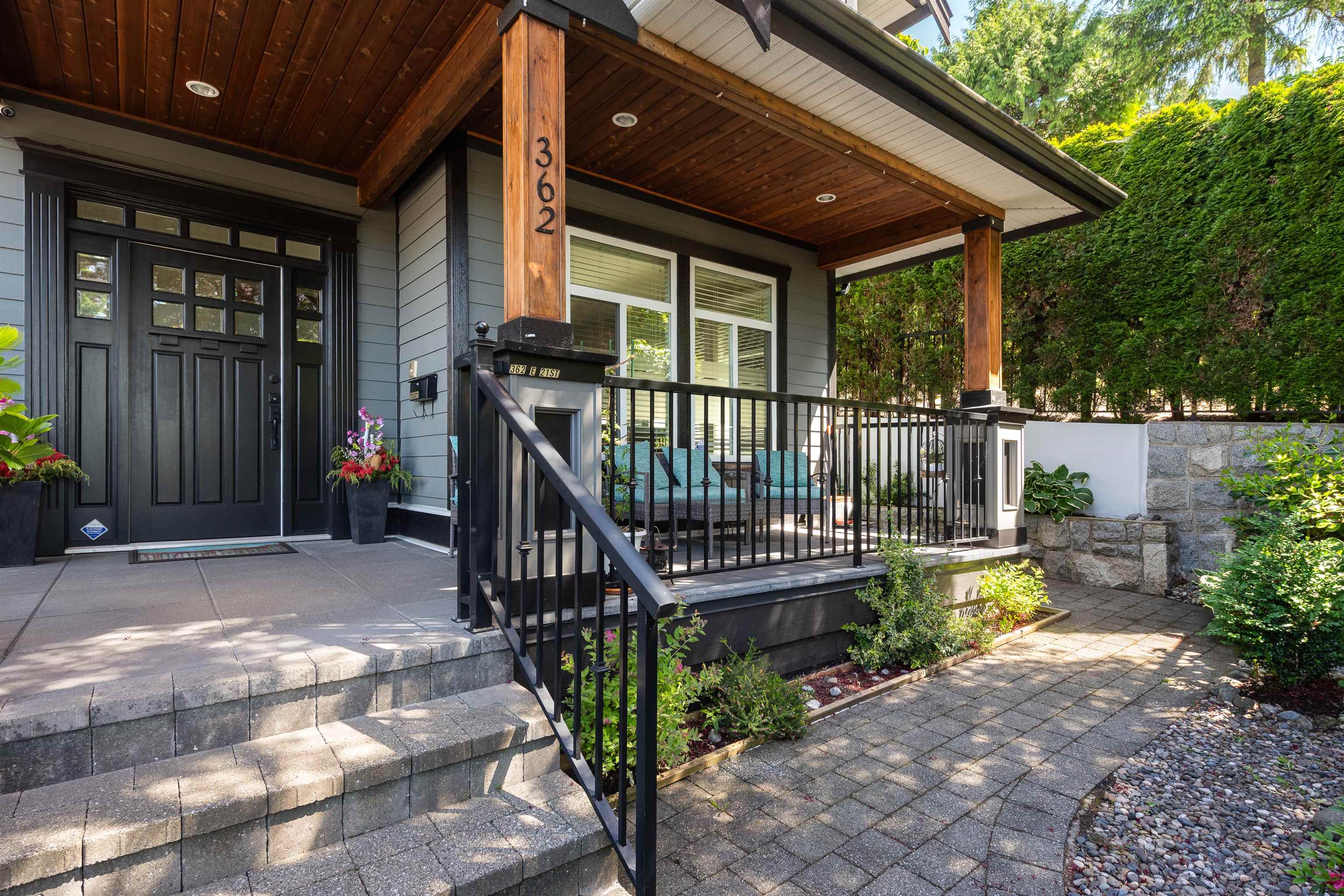  362 21st Street - MLS&reg; # R3130814
