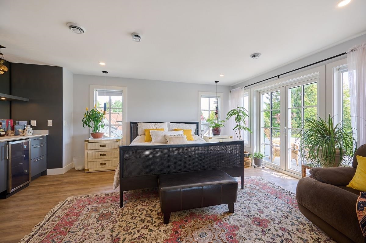  449 15th Street - MLS&reg; # R3130816