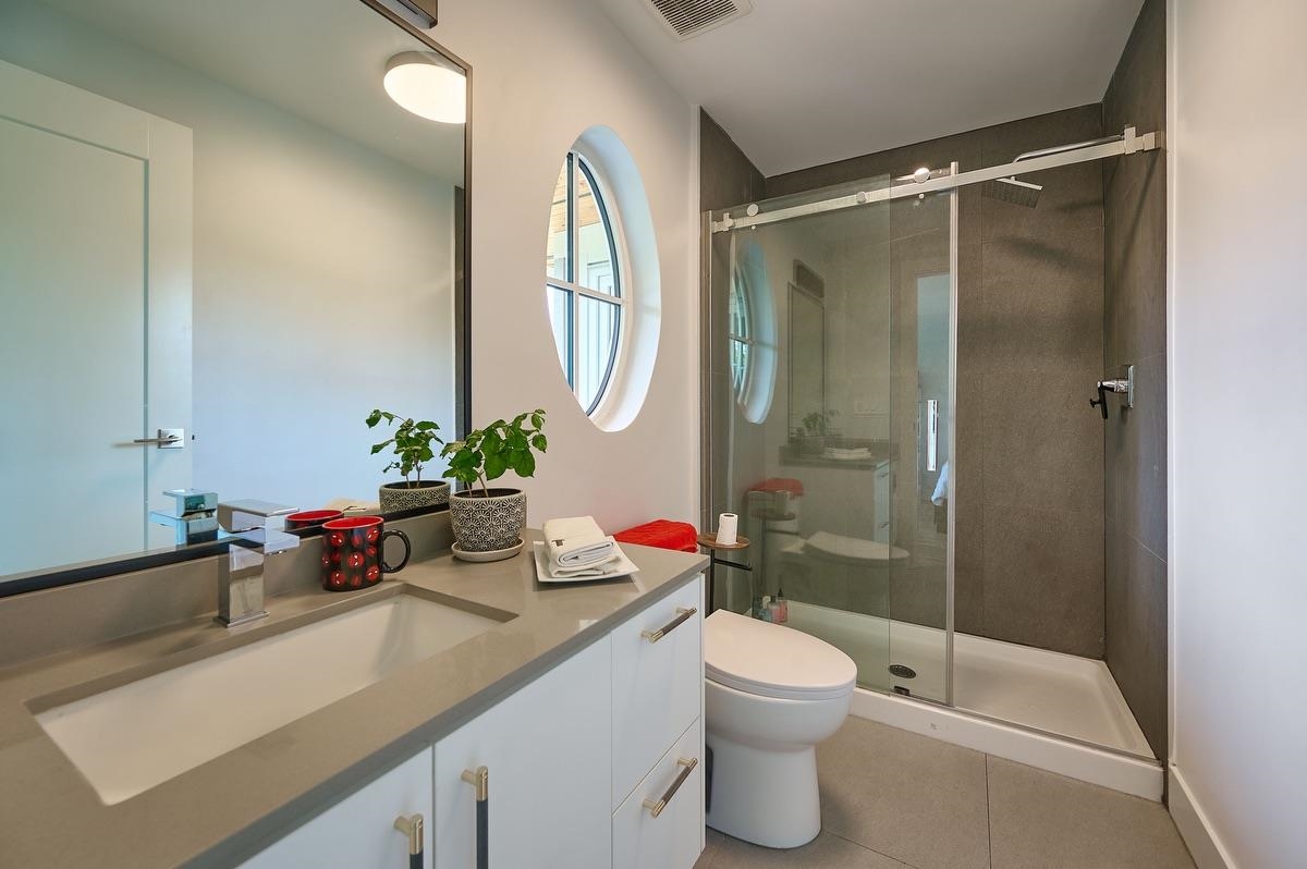  449 15th Street - MLS&reg; # R3130816
