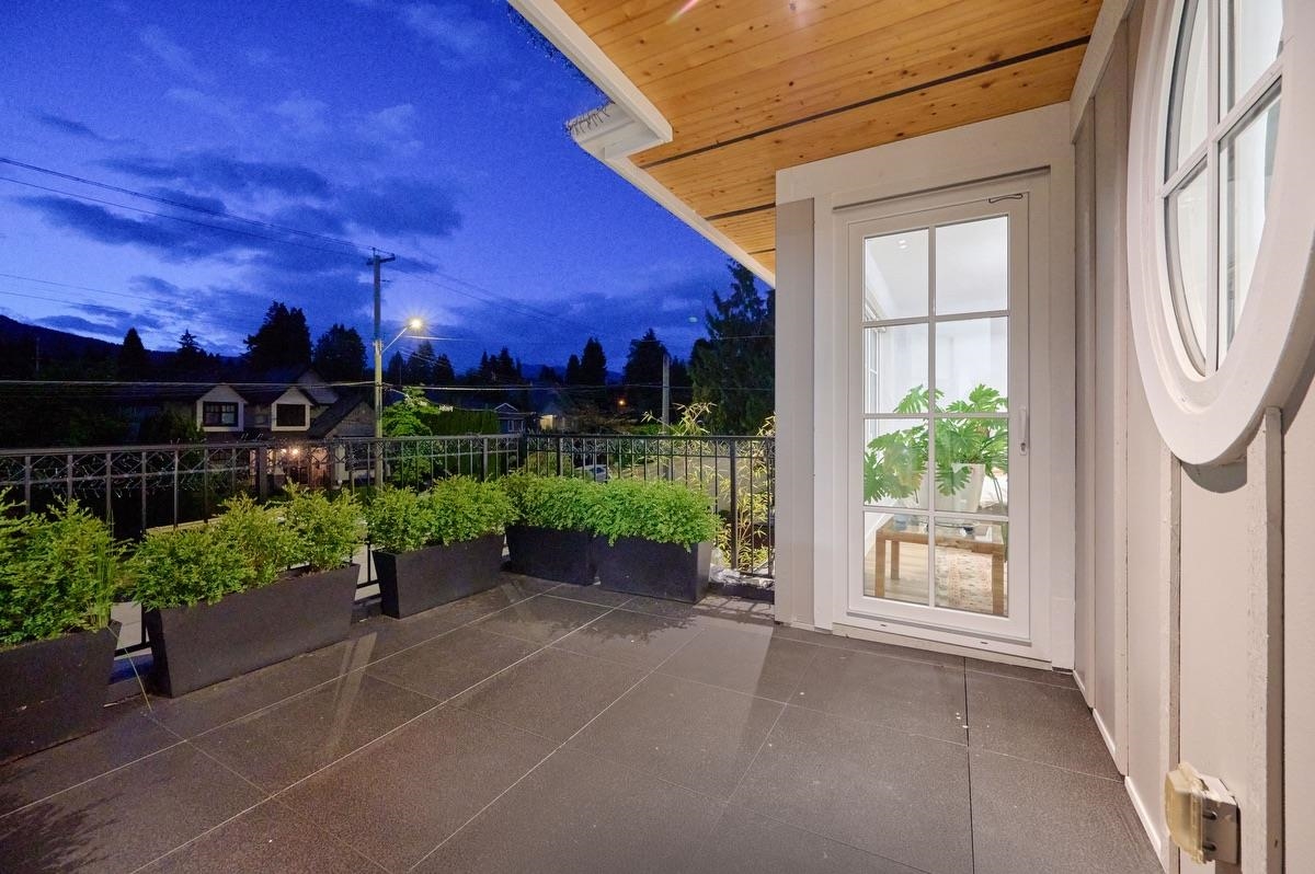  449 15th Street - MLS&reg; # R3130816