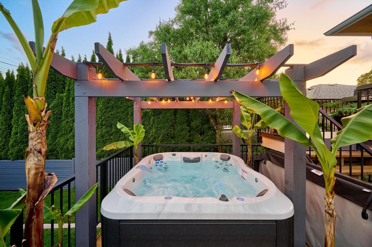  449 15th Street - MLS&reg; # R3130816