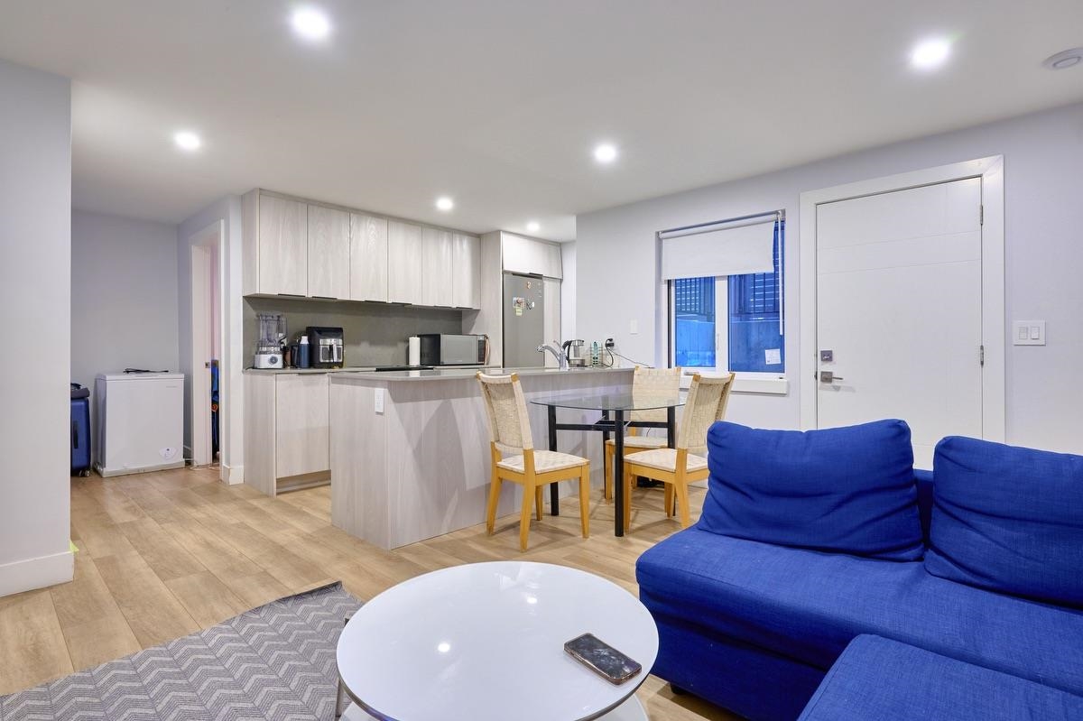  449 15th Street - MLS&reg; # R3130816