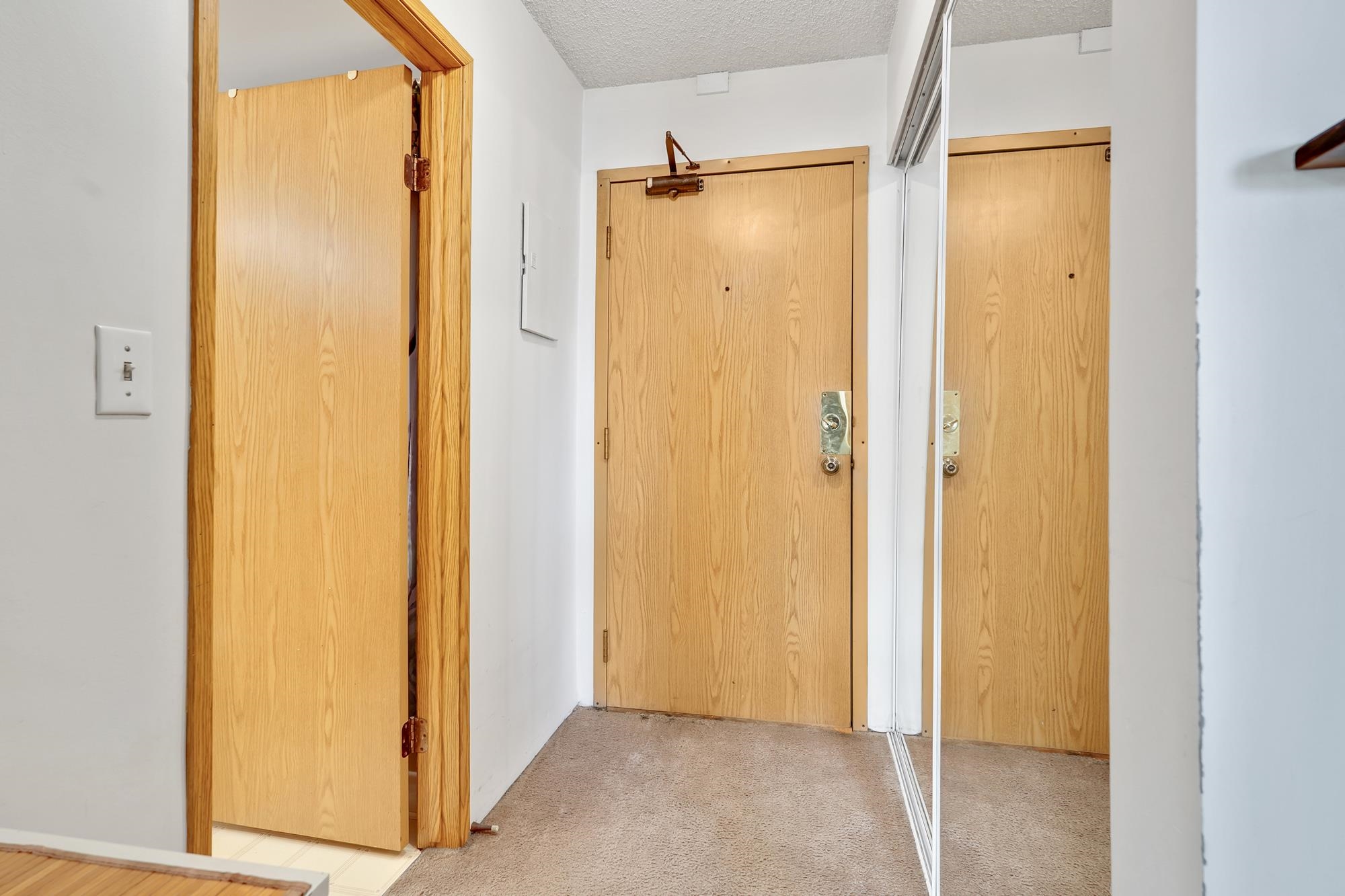 402 2215 Dundas Street - MLS&reg; # R3132547
