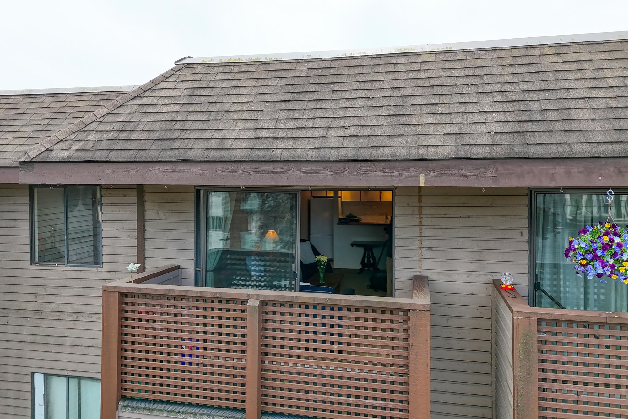 402 2215 Dundas Street - MLS&reg; # R3132547