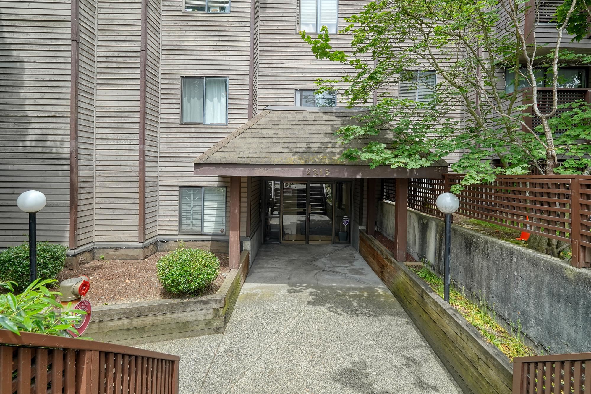 402 2215 Dundas Street - MLS&reg; # R3132547