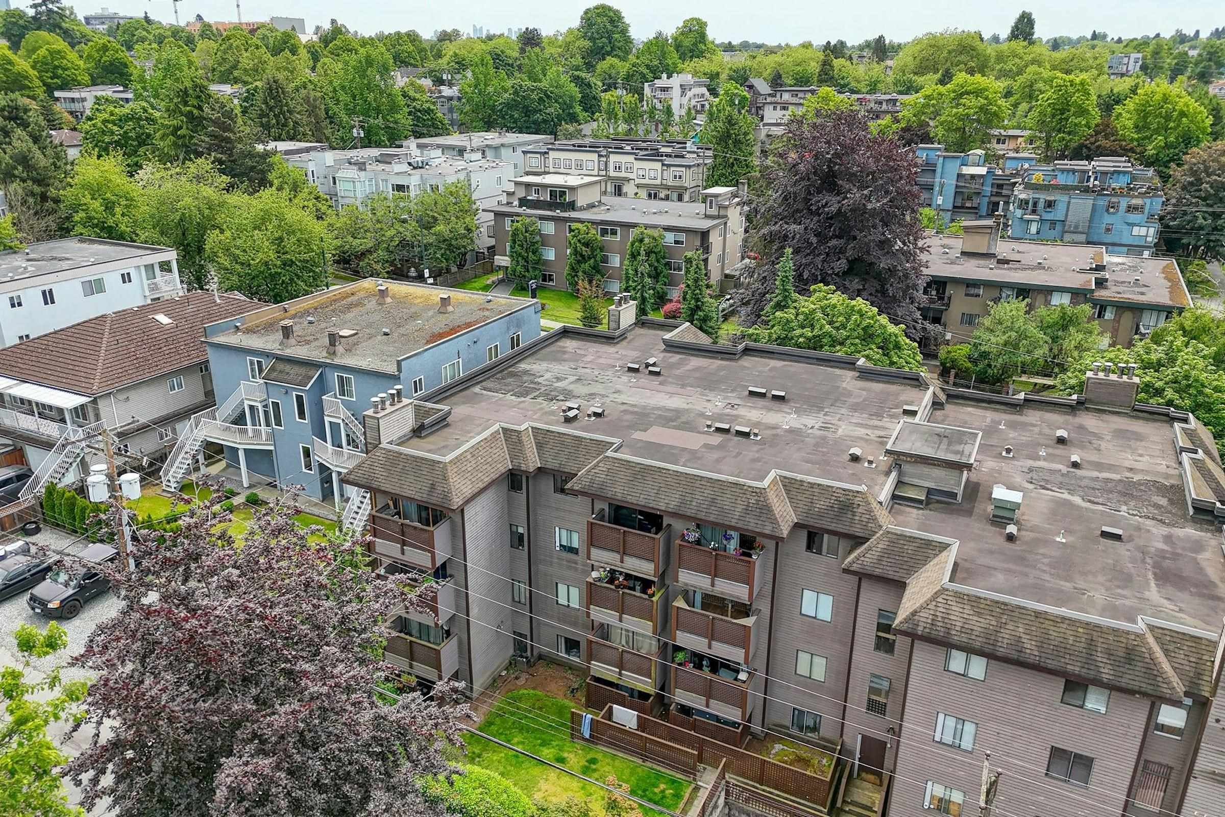 402 2215 Dundas Street - MLS&reg; # R3132547