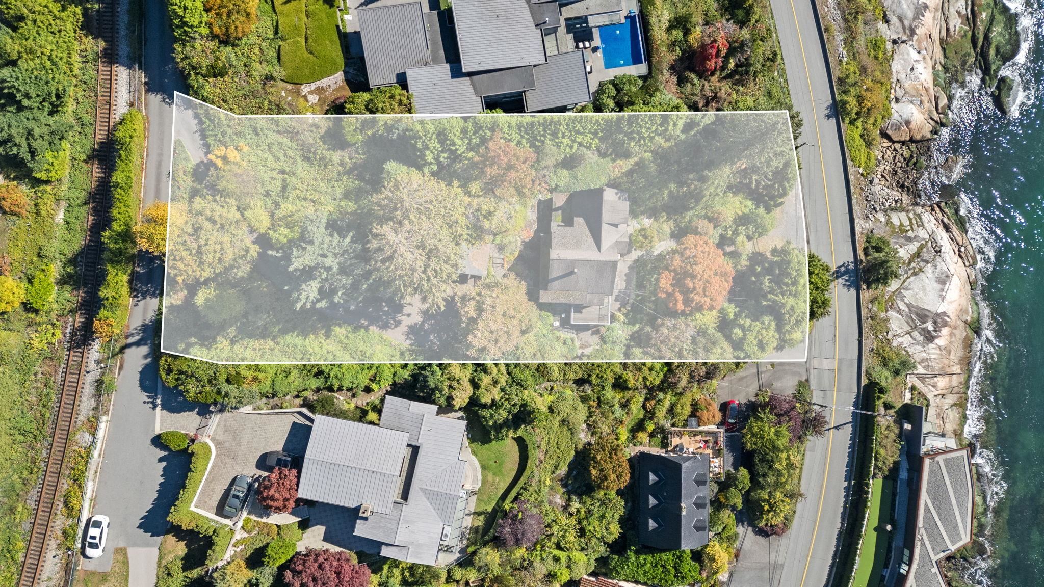  3721 Sunset Lane - MLS&reg; # R3132883