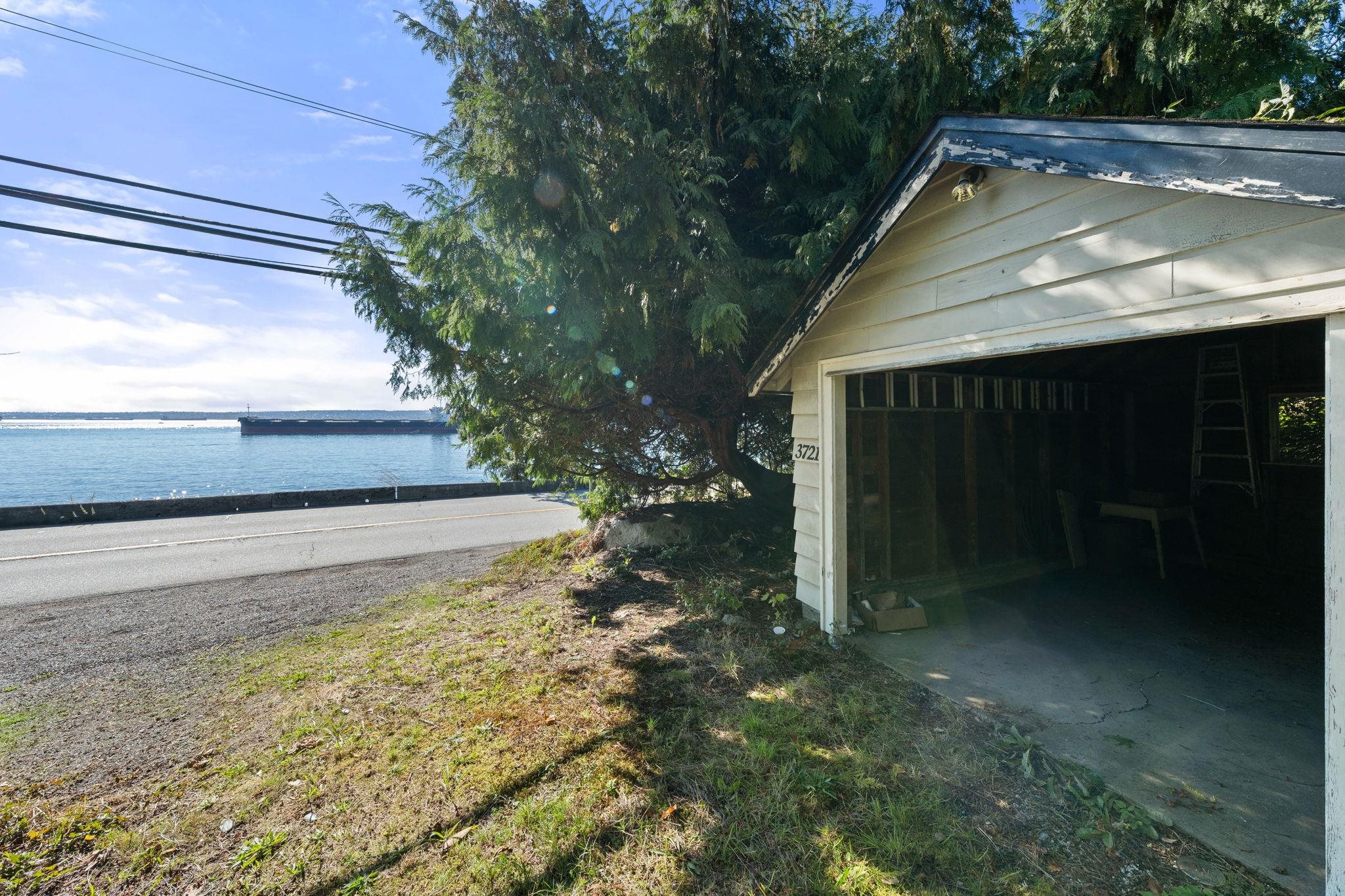  3721 Sunset Lane - MLS&reg; # R3132883