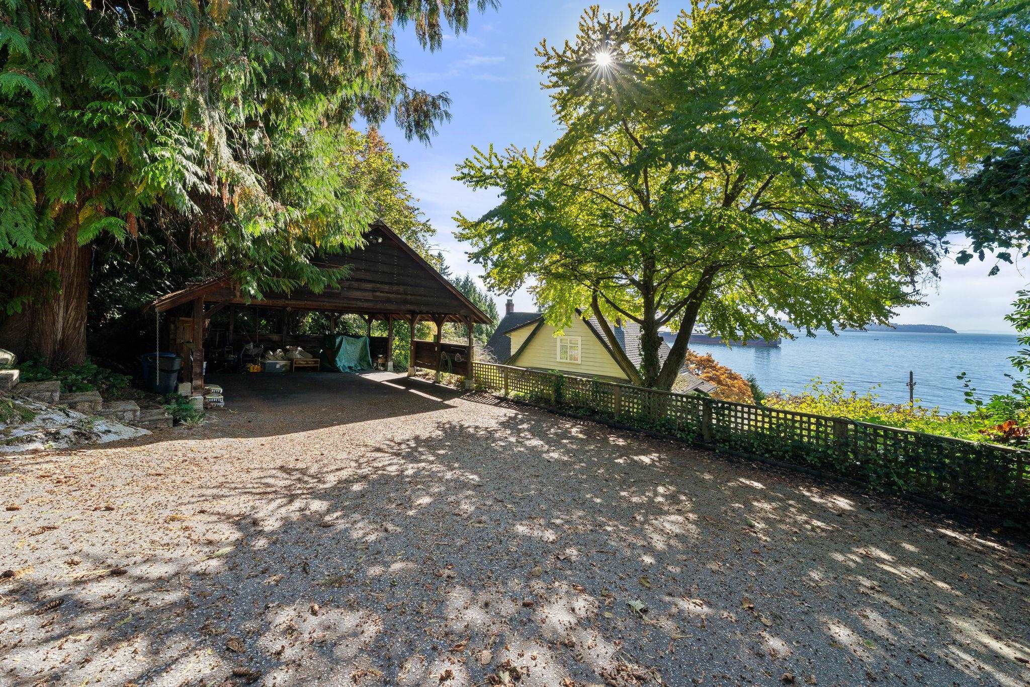  3721 Sunset Lane - MLS&reg; # R3132883